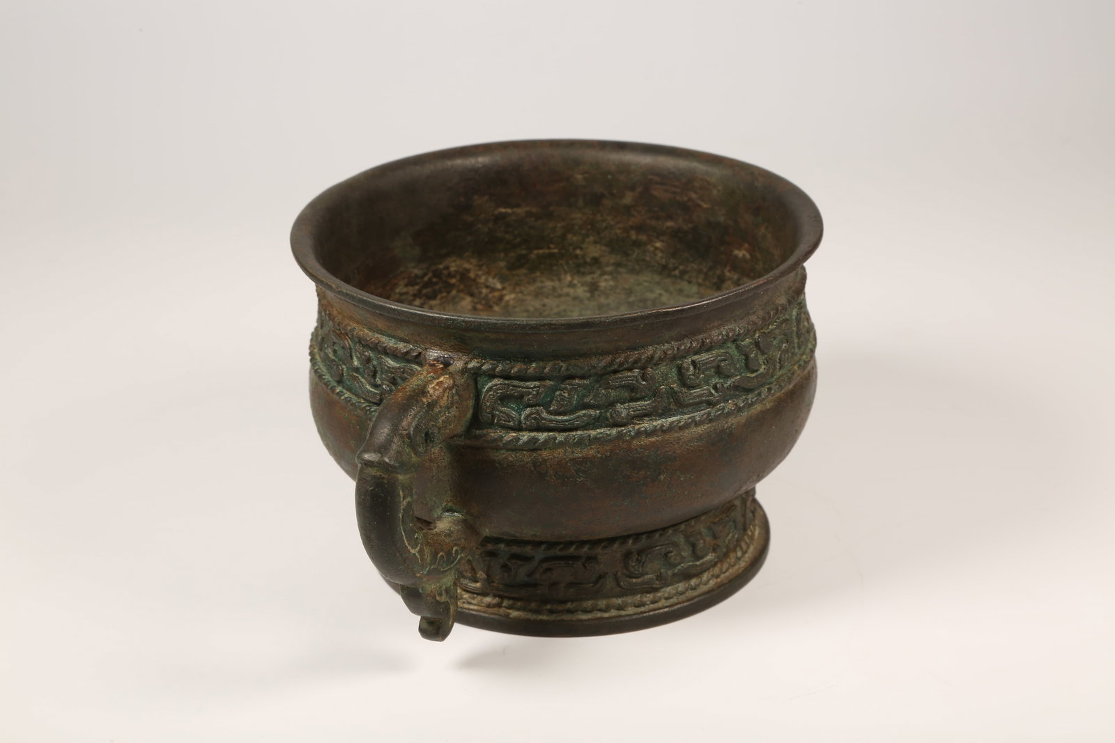 A BRONZE GUI VESSEL - 3