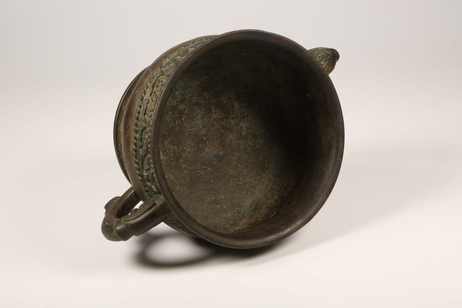 A BRONZE GUI VESSEL - 7