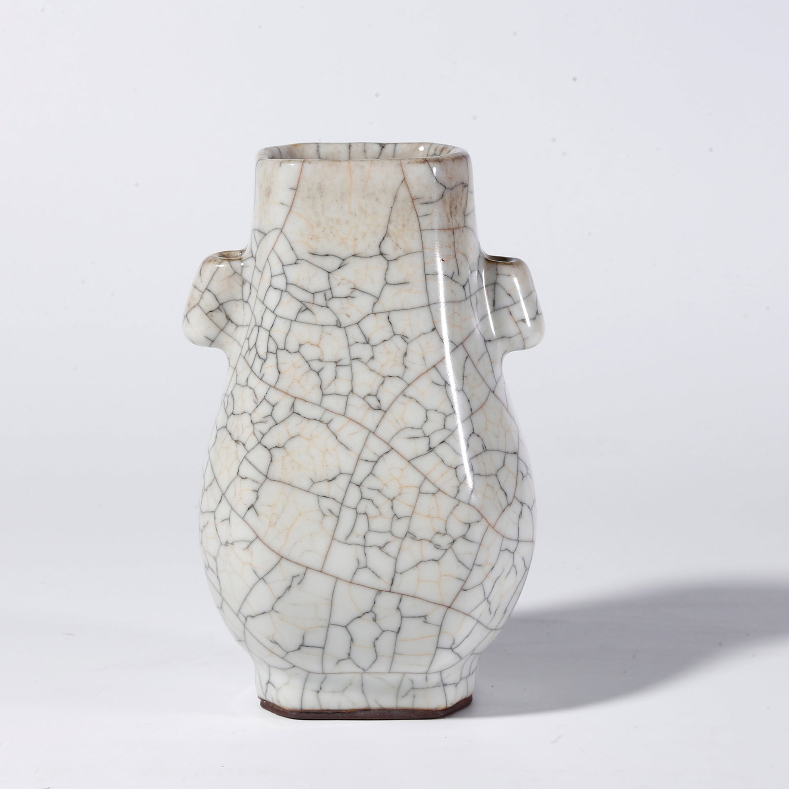 A GE KILN DOUBLE-HANDLED VASE (1 of 9)