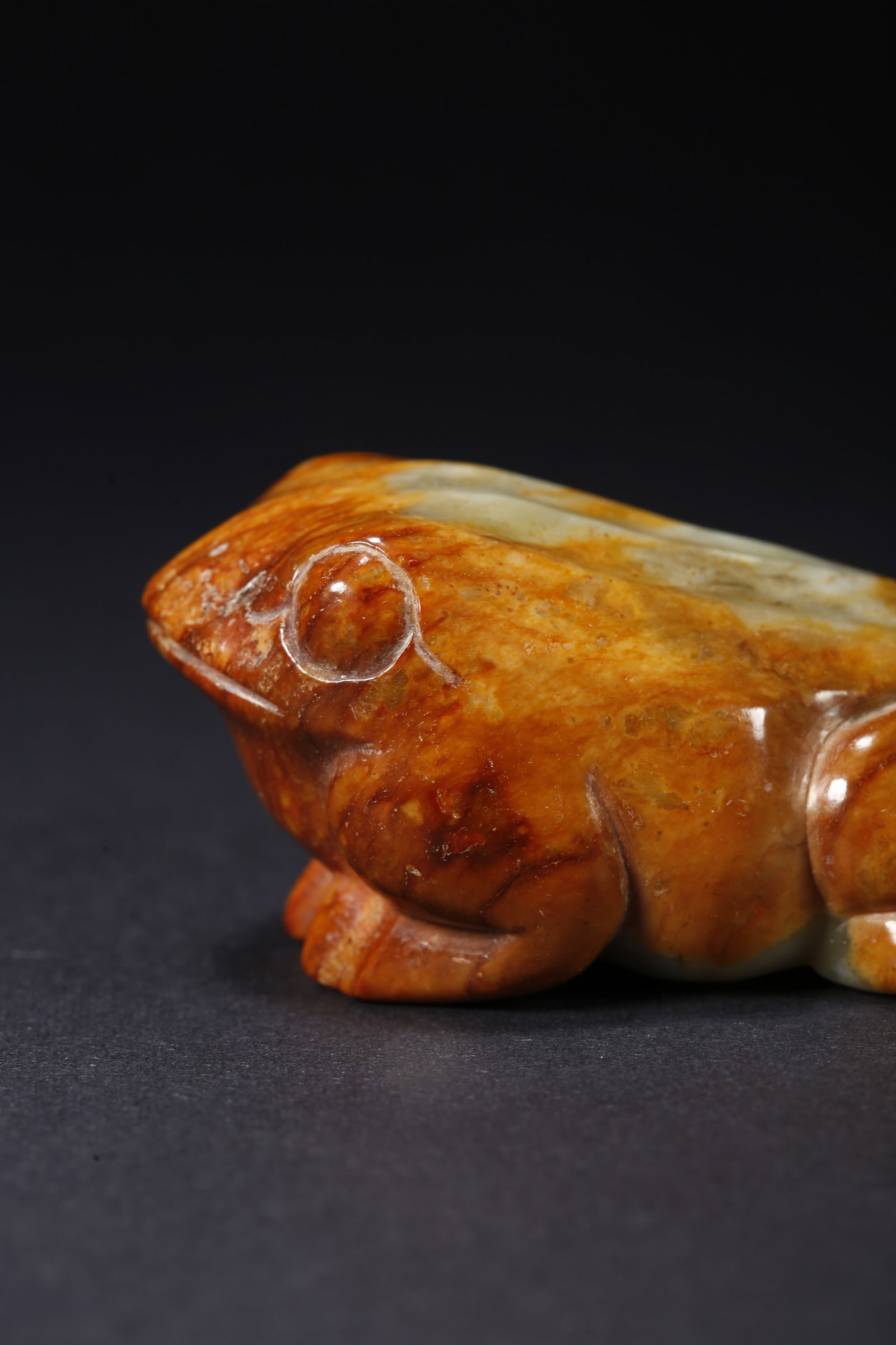 A HETIAN JADE FROG-SHAPED HANDLE - 2