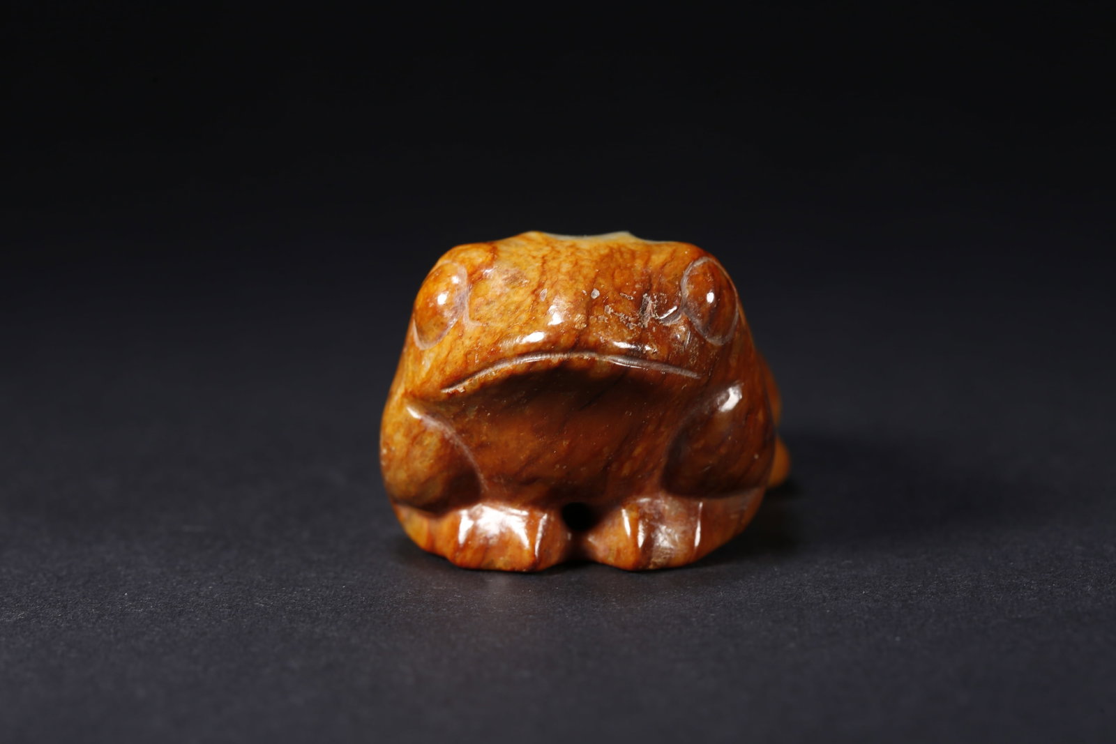 A HETIAN JADE FROG-SHAPED HANDLE - 8