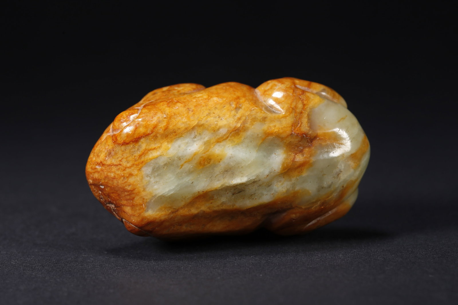 A HETIAN JADE FROG-SHAPED HANDLE - 9