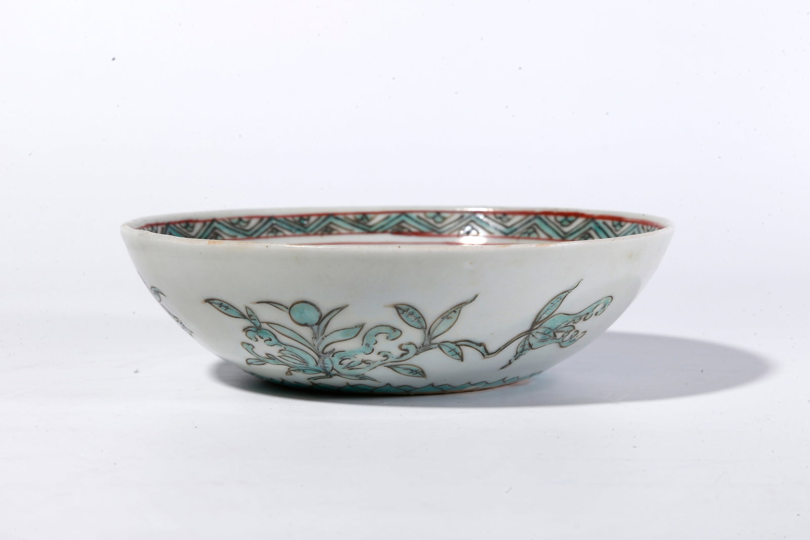 A DOUCAI LONGEVITY PEACH PATTERN WASH BASIN - 3