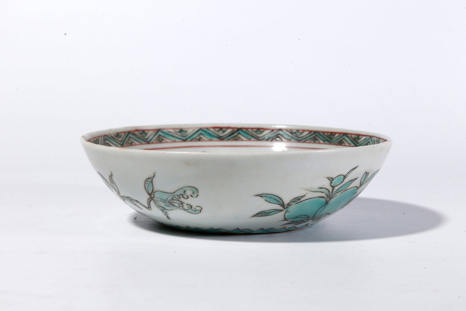 A DOUCAI LONGEVITY PEACH PATTERN WASH BASIN - 4