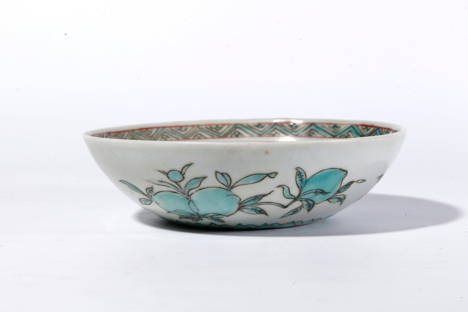 A DOUCAI LONGEVITY PEACH PATTERN WASH BASIN - 5