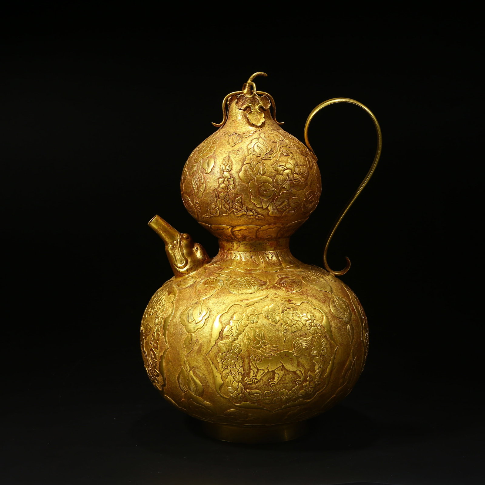 A BRONZE GILT GOURD-SHAPED INCENSE BURNER WITH AUSPICIOUS BEAST PATTERN (1 of 9)
