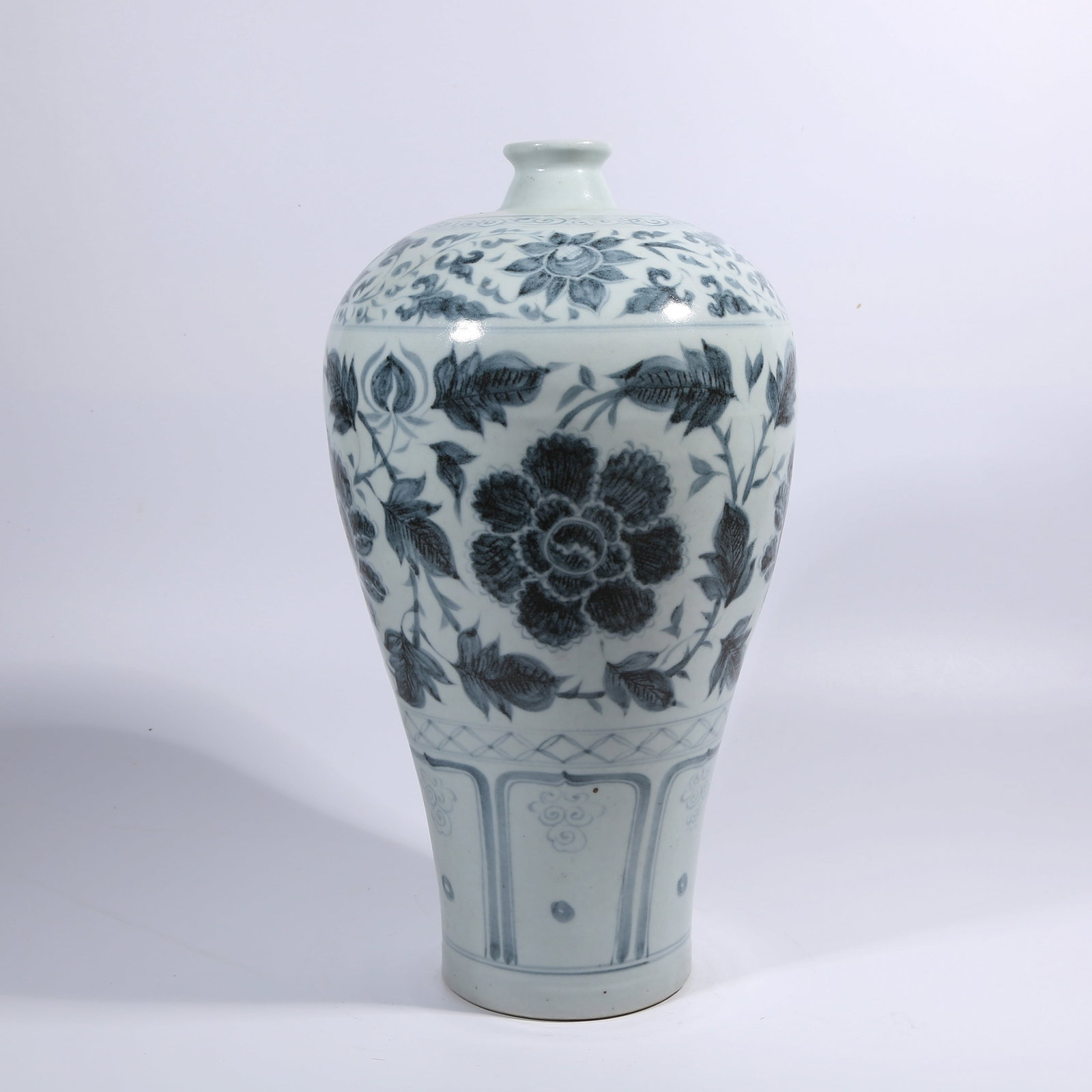 A BLUE-AND-WHITE MEIPING VASE WITH CONTINUOUS FLORAL PATTERN (1 of 9)