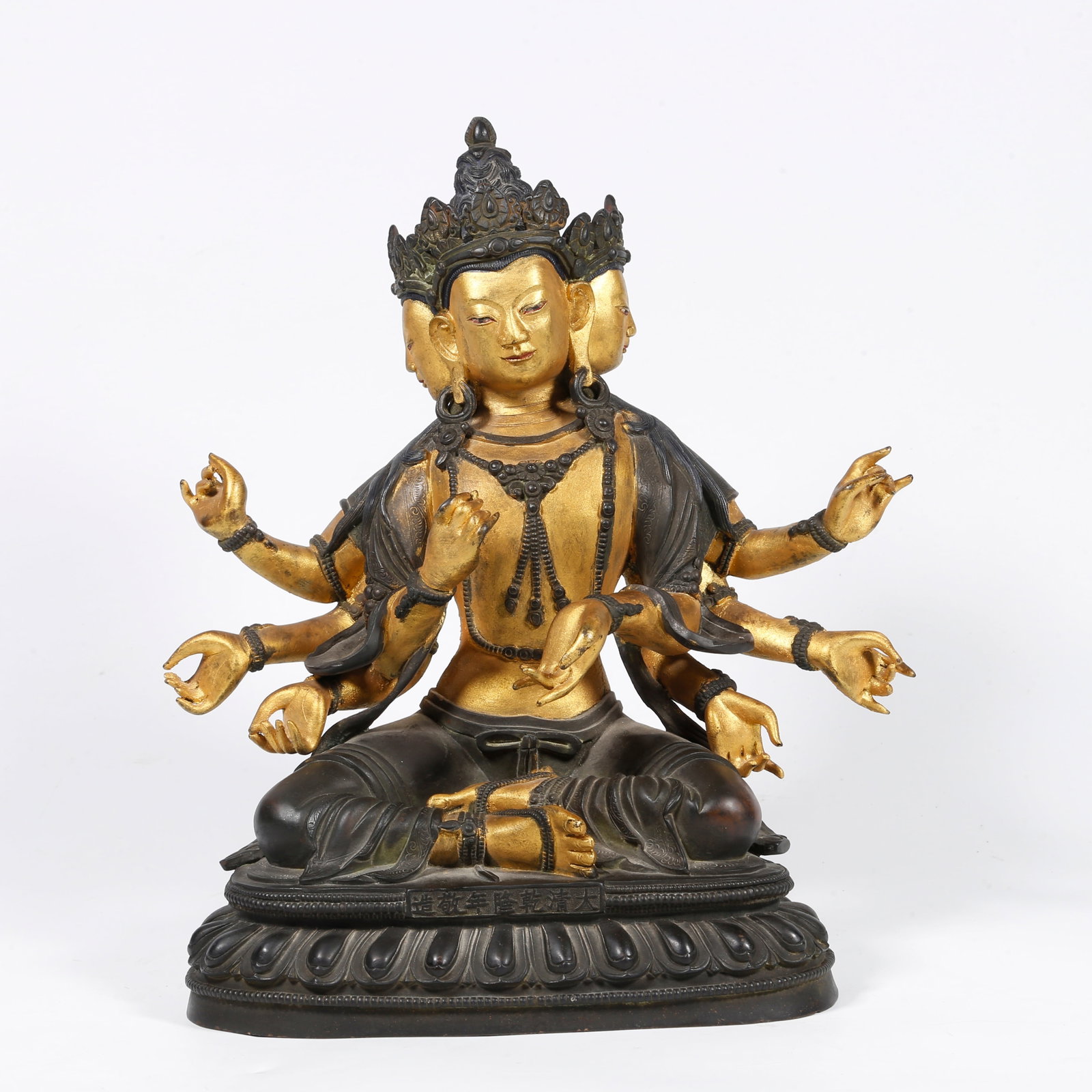 A GILT-BRONZE BUDDHA STATUE (PARTIALLY GILDED): Gilt-bronze Buddha statue (partially gilded)