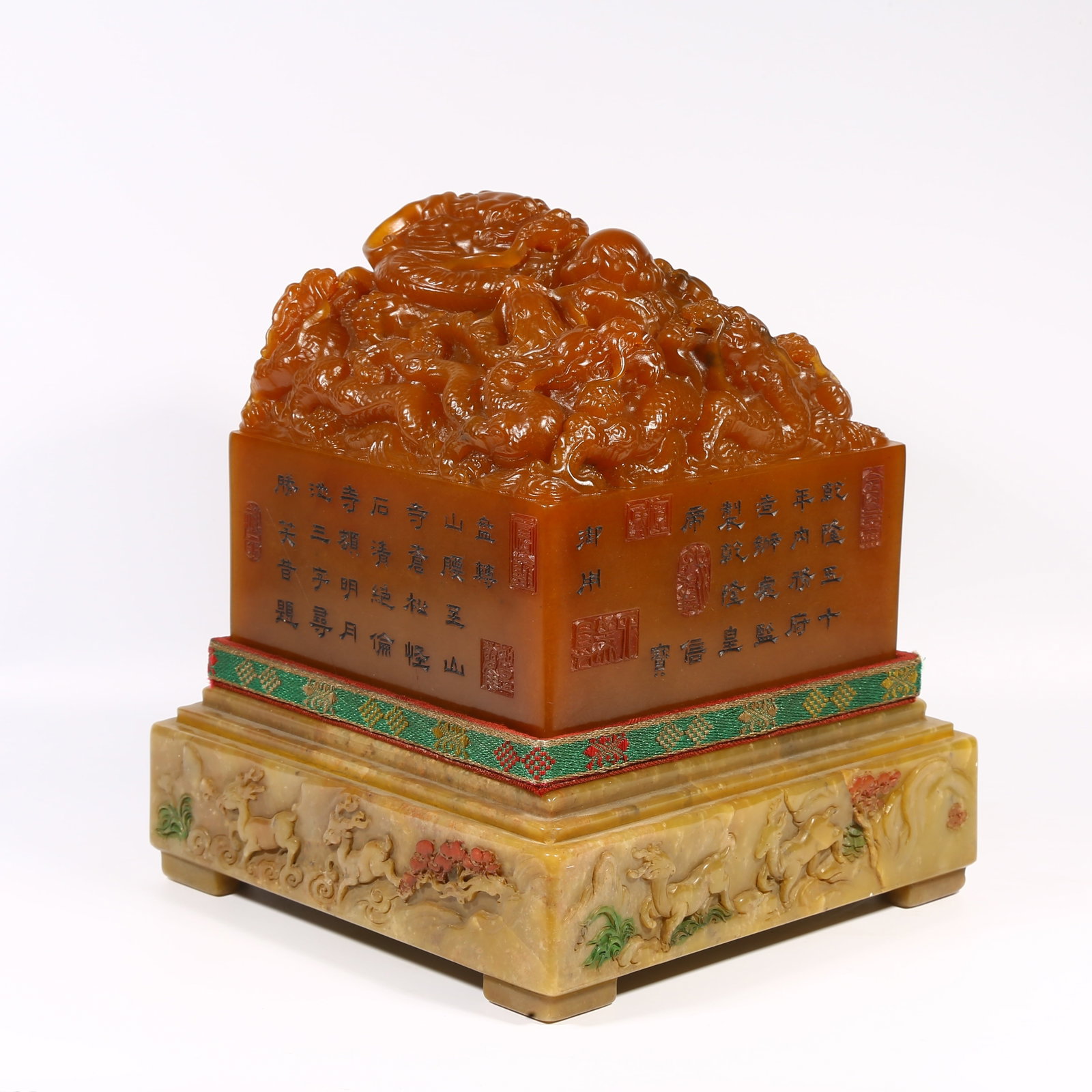 A SHOUSHAN STONE LARGE SEAL WITH NINE DRAGONS DESIGN (1 of 9)
