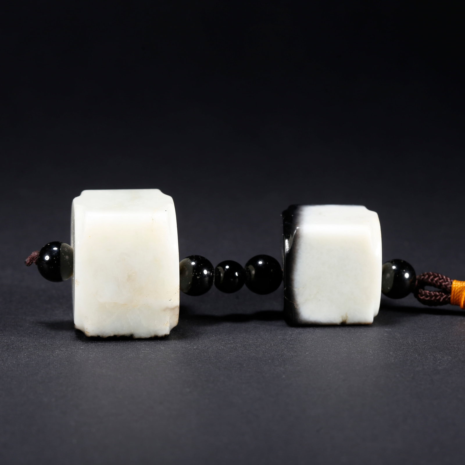 A HETIAN JADE PENDANT (1 of 8)
