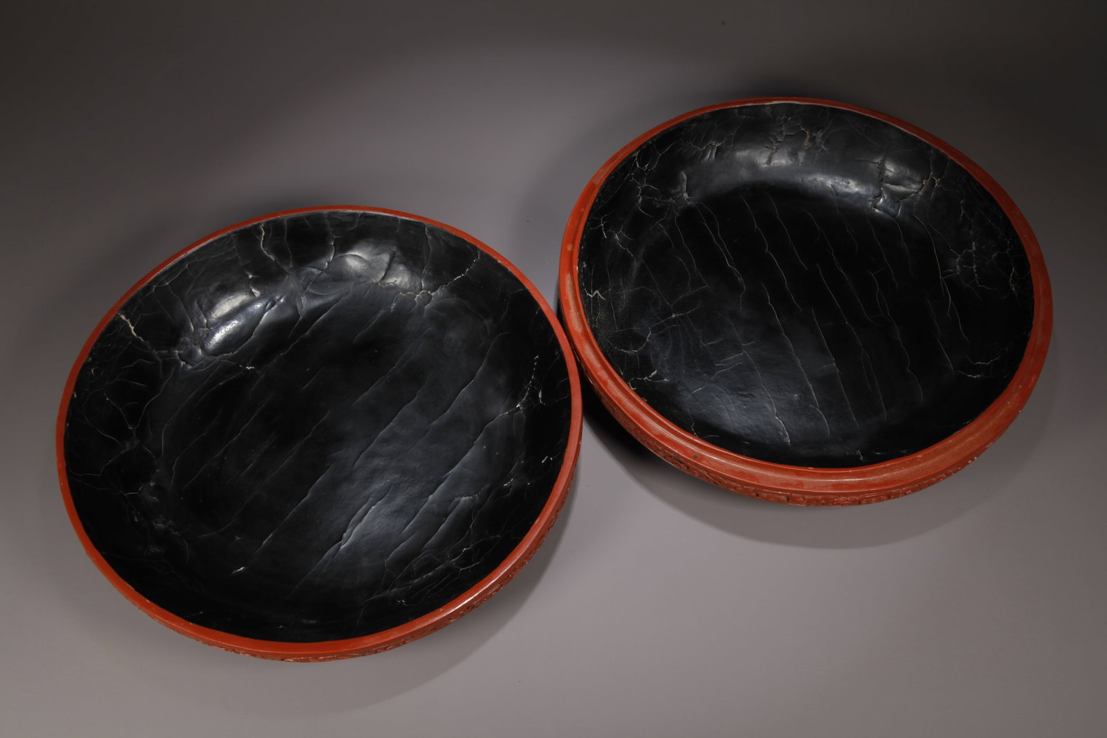 A CARVED RED LACQUER COVERED BOX WITH SPRING CHARACTER PATTERN - 7