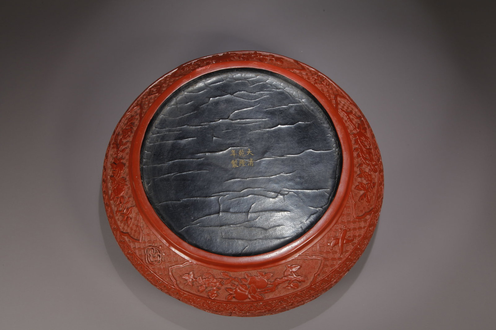 A CARVED RED LACQUER COVERED BOX WITH SPRING CHARACTER PATTERN - 9