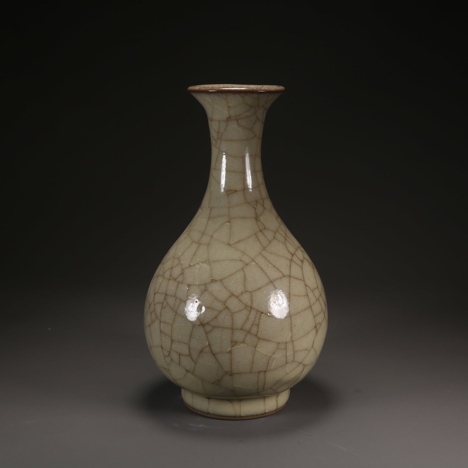 A GE KILN MOUTH-RIM BOTTLE (1 of 9)