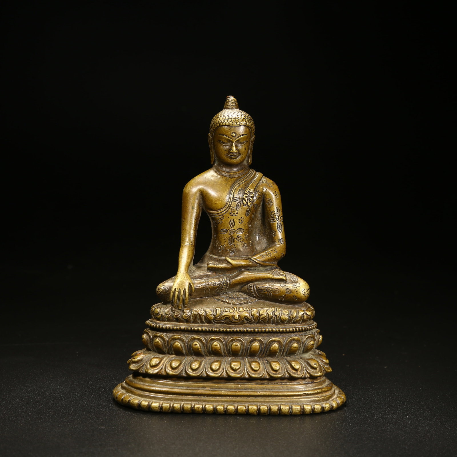 A ALLOY BRONZE FIGURE OF SHAKYAMUNI BUDDHA: Alloy Bronze Figure of Shakyamuni Buddha