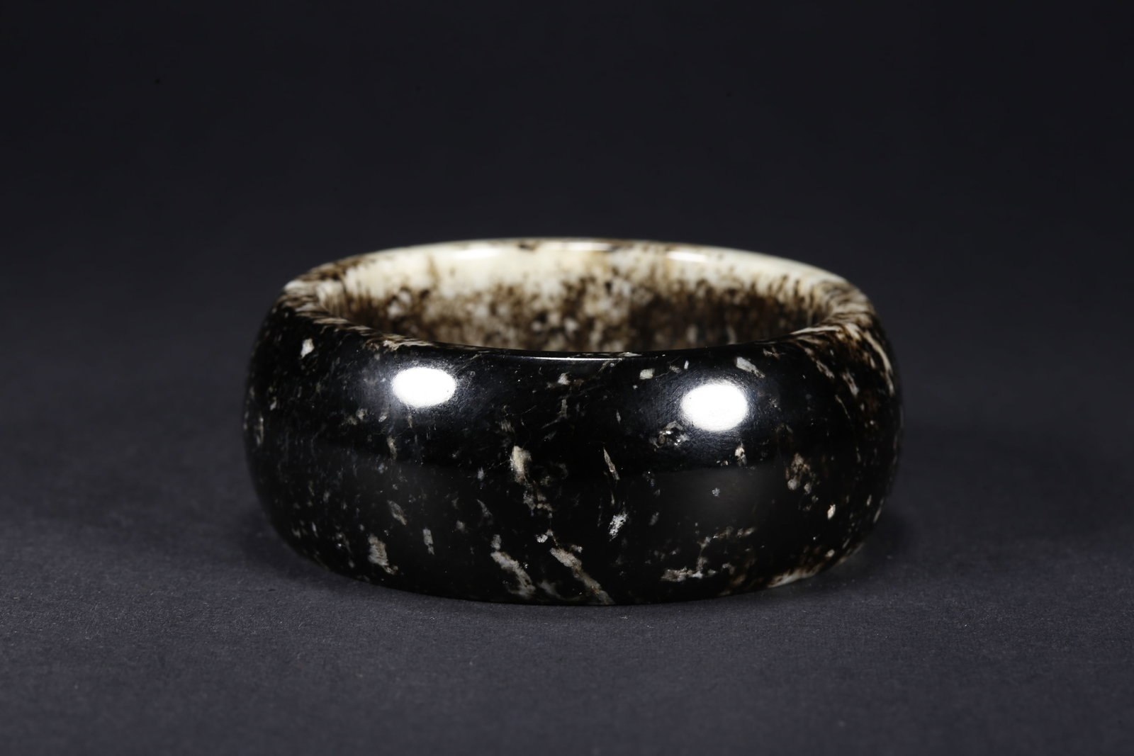 A HETIAN JADE BRACELET - 6