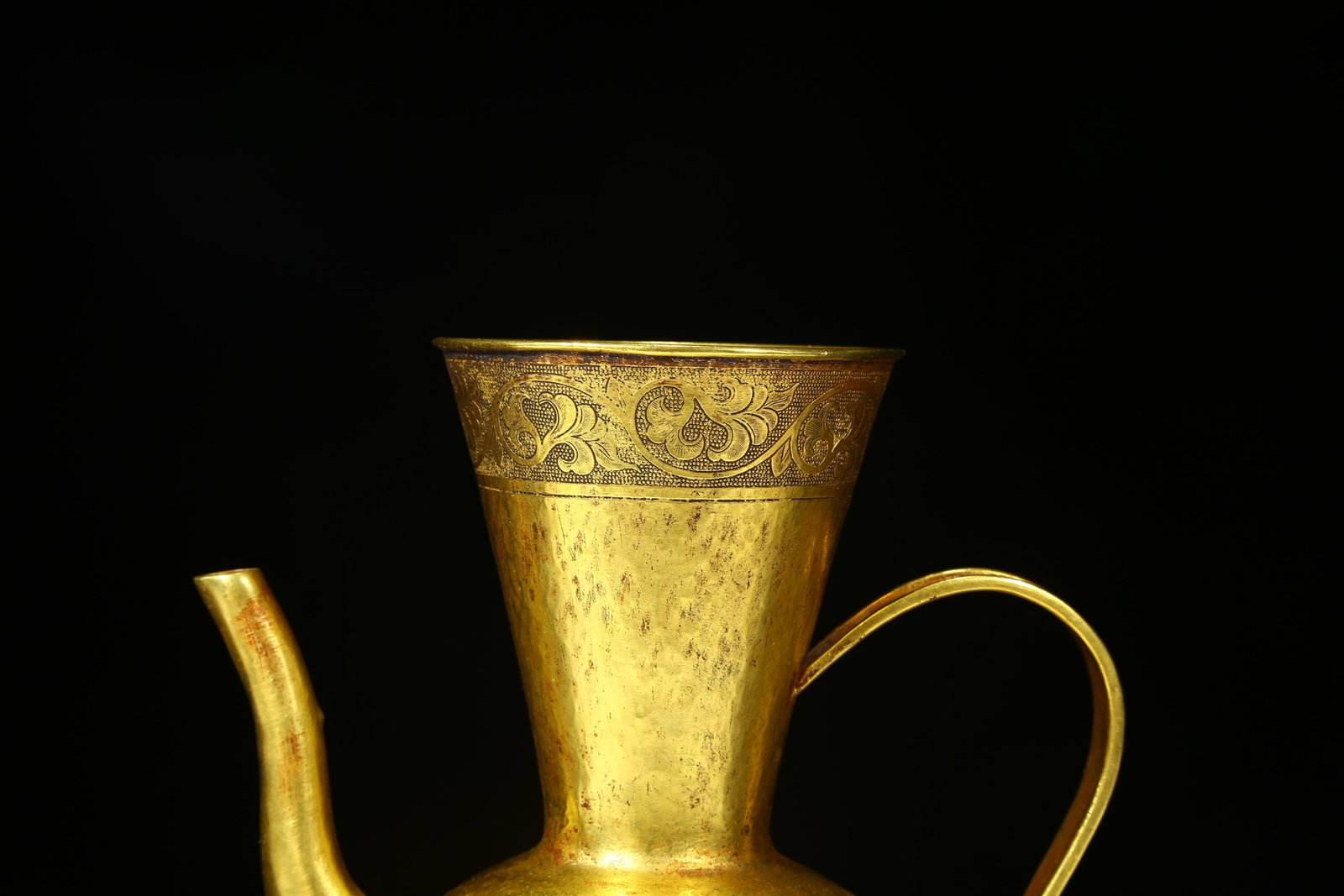 A BRONZE GILT DRAGON-PATTERNED EWER - 2