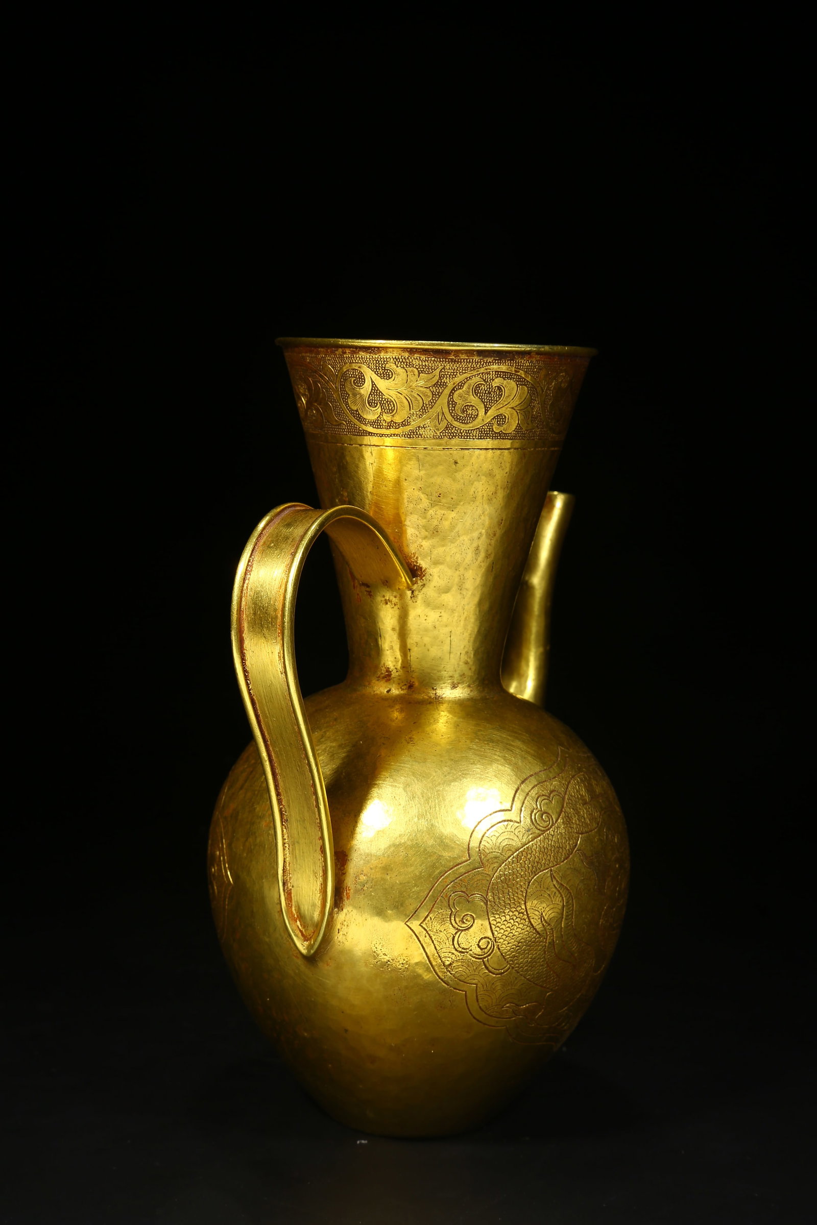 A BRONZE GILT DRAGON-PATTERNED EWER - 7