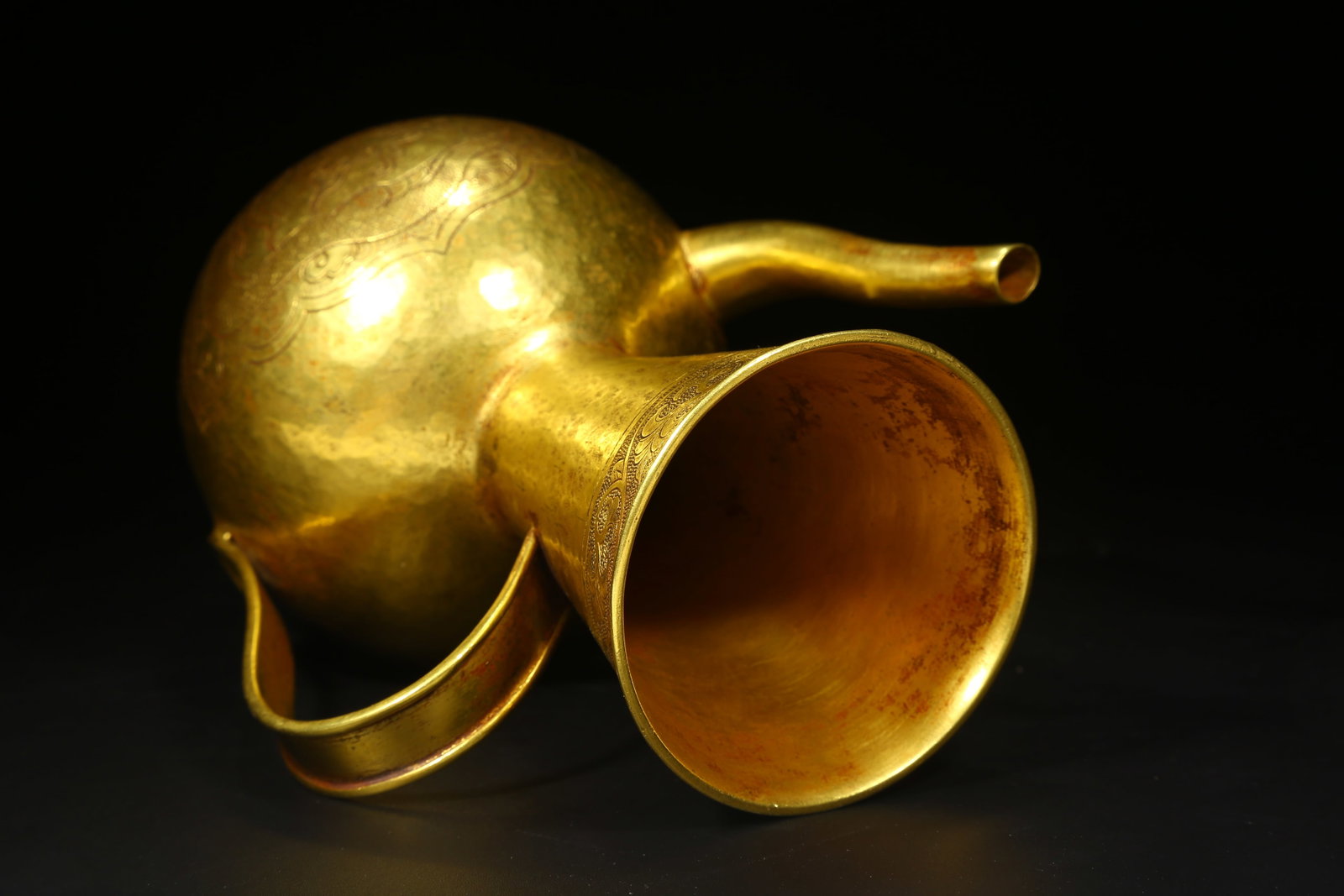 A BRONZE GILT DRAGON-PATTERNED EWER - 8