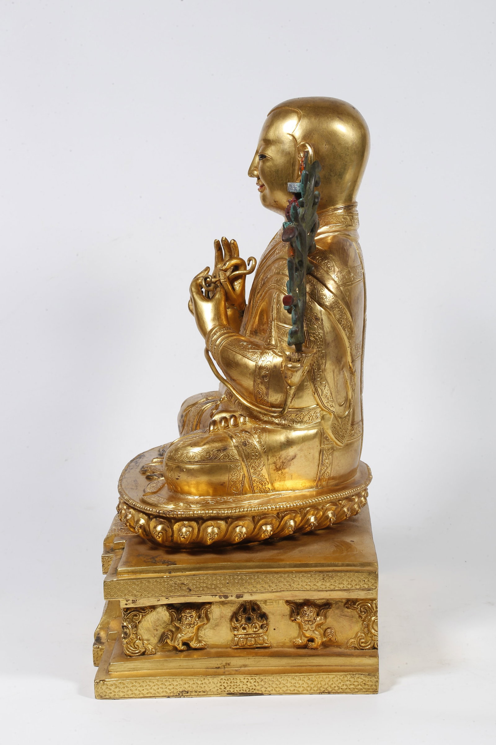 A GILT-BRONZE MASTER STATUE - 5