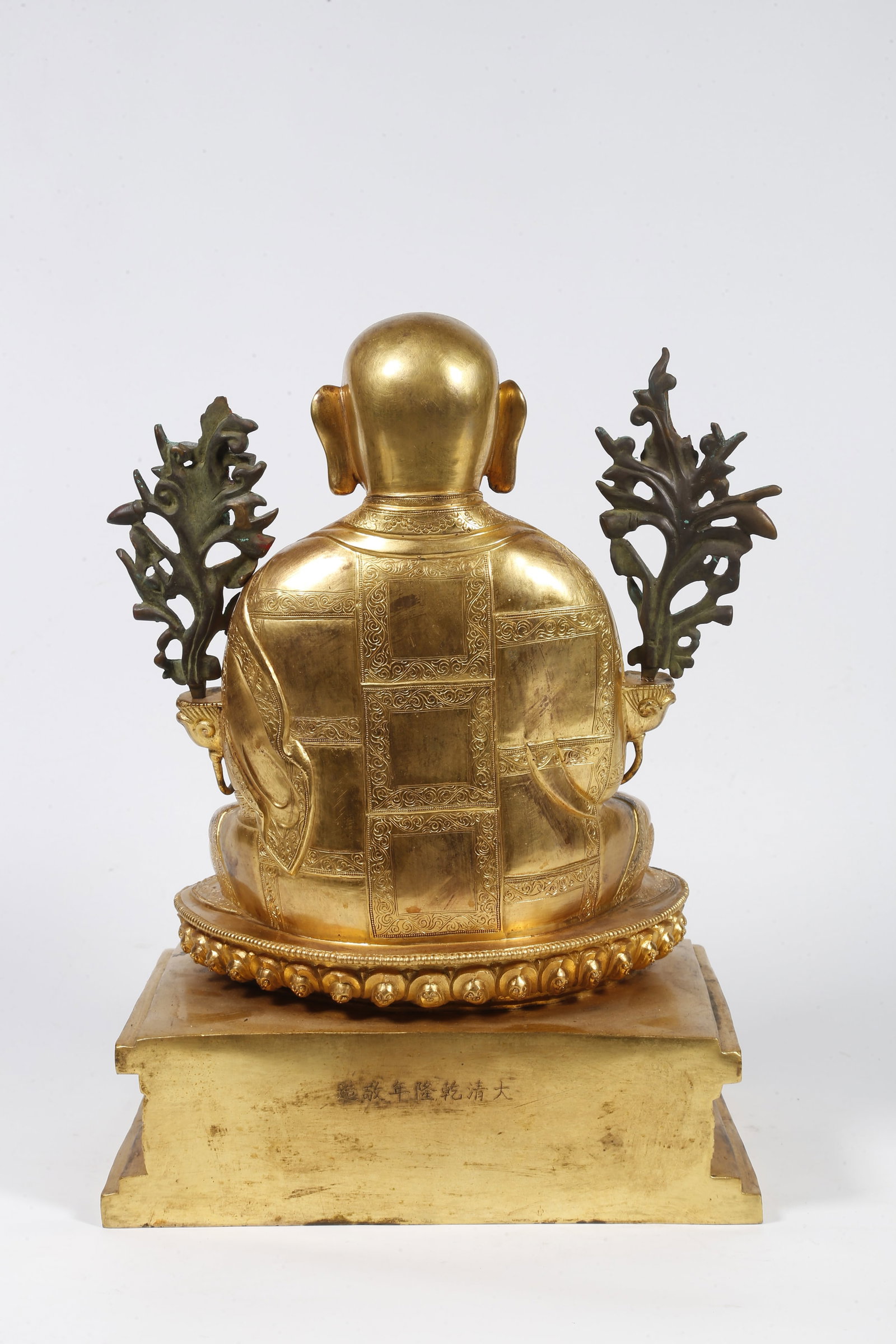 A GILT-BRONZE MASTER STATUE - 6