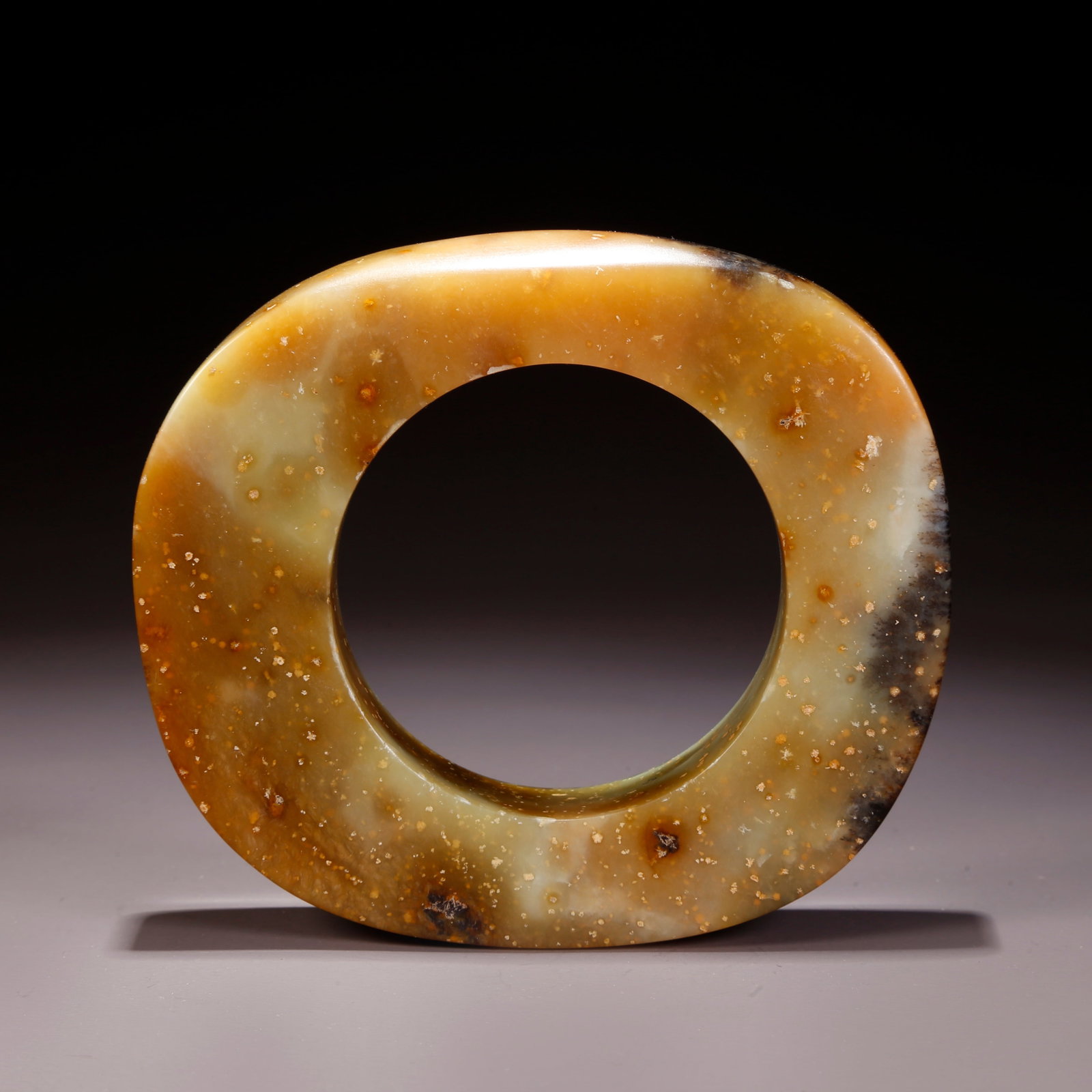 A ANCIENT JADE BI RING (1 of 9)