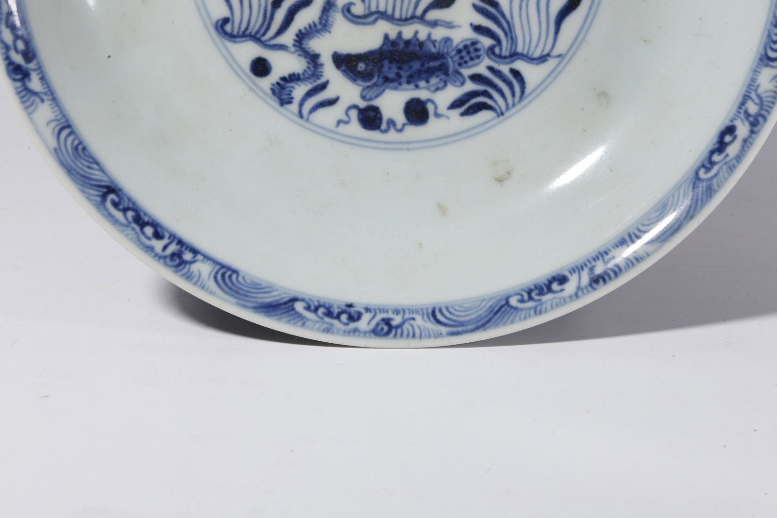 A BLUE-AND-WHITE JADE ALGAE PATTERN PLATE - 4