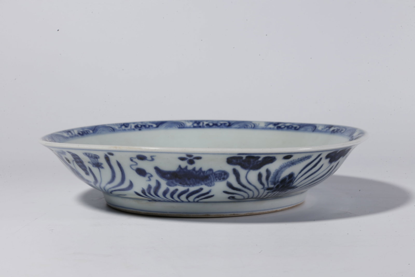 A BLUE-AND-WHITE JADE ALGAE PATTERN PLATE - 7