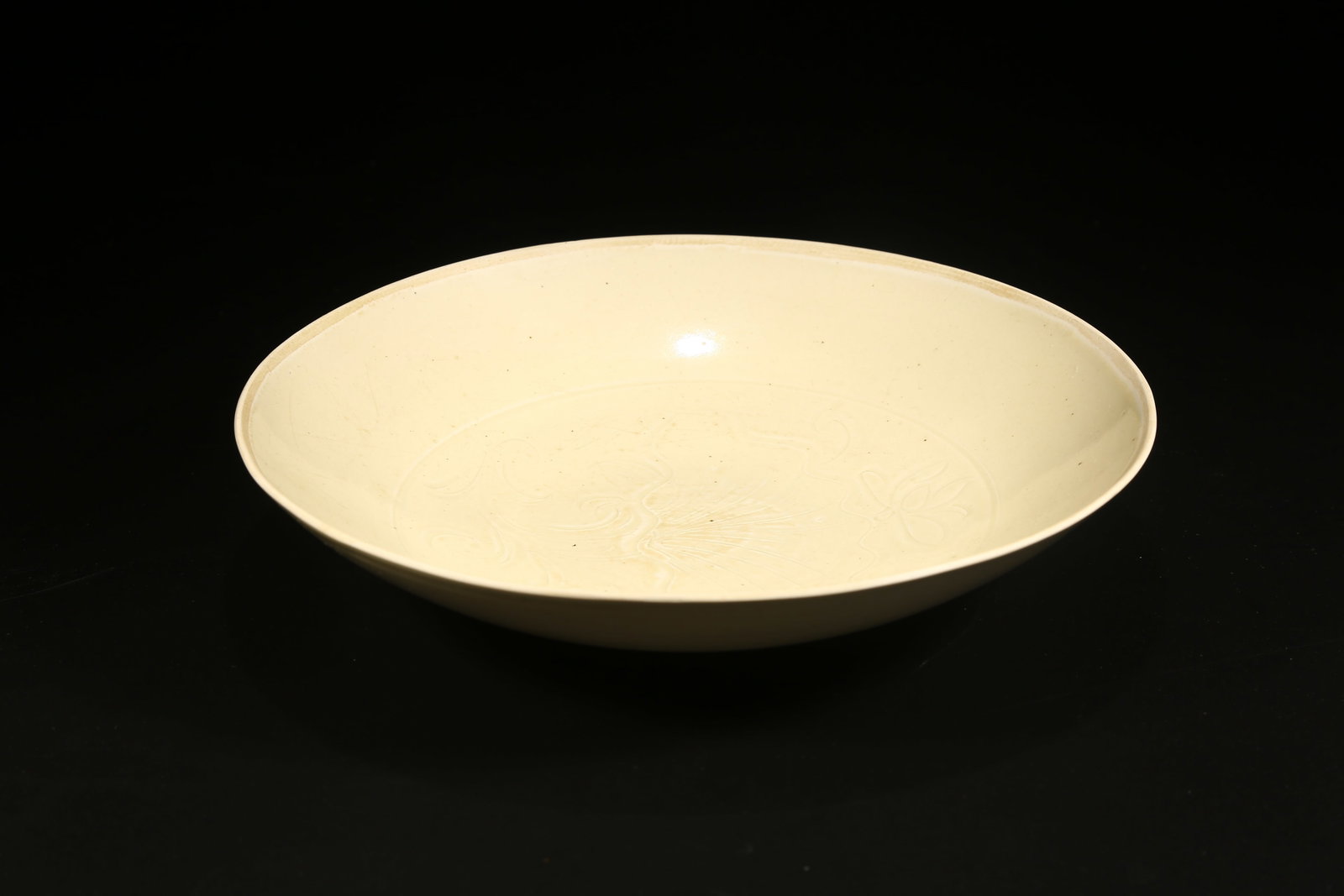 A DING WARE PLATE - 3