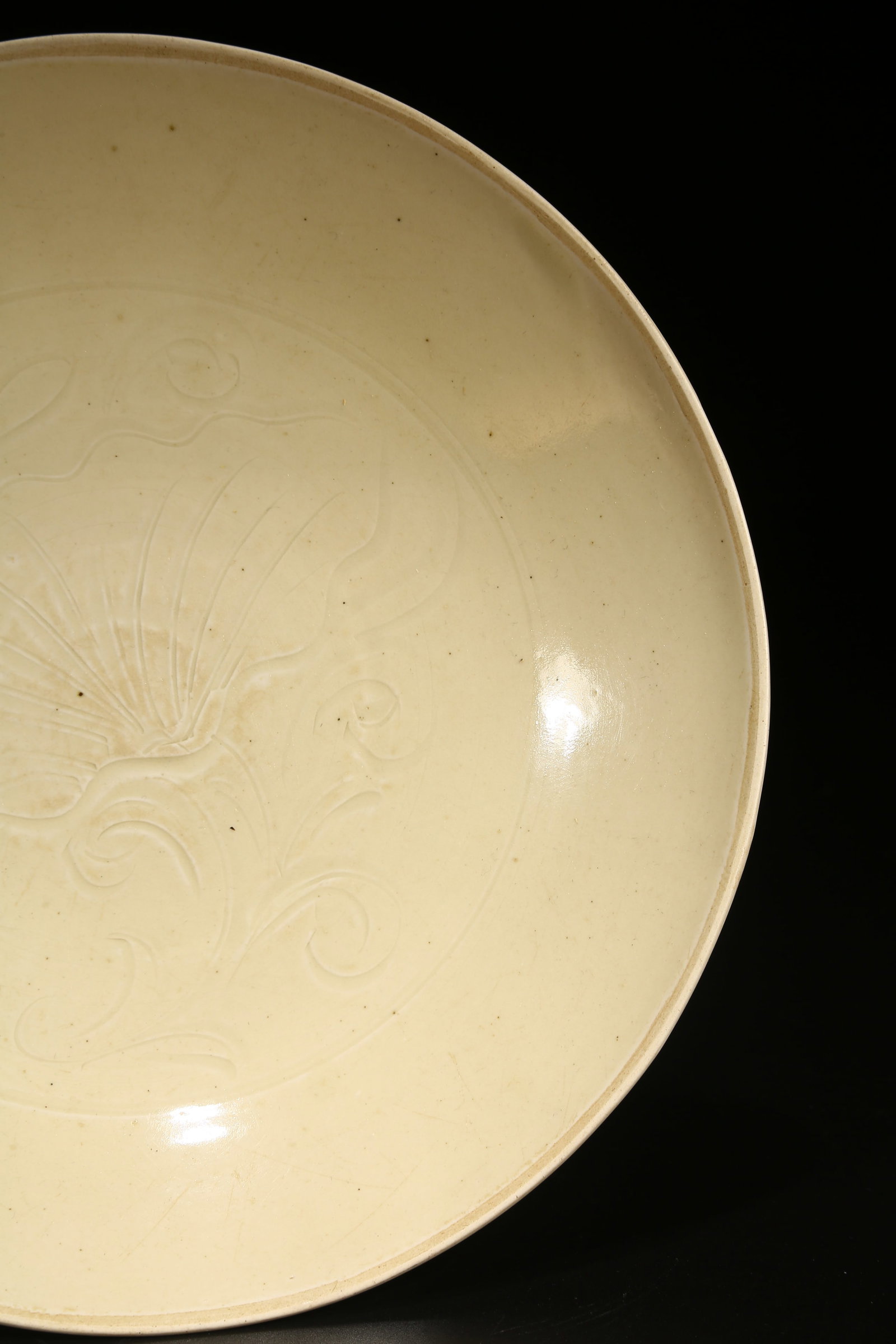 A DING WARE PLATE - 7