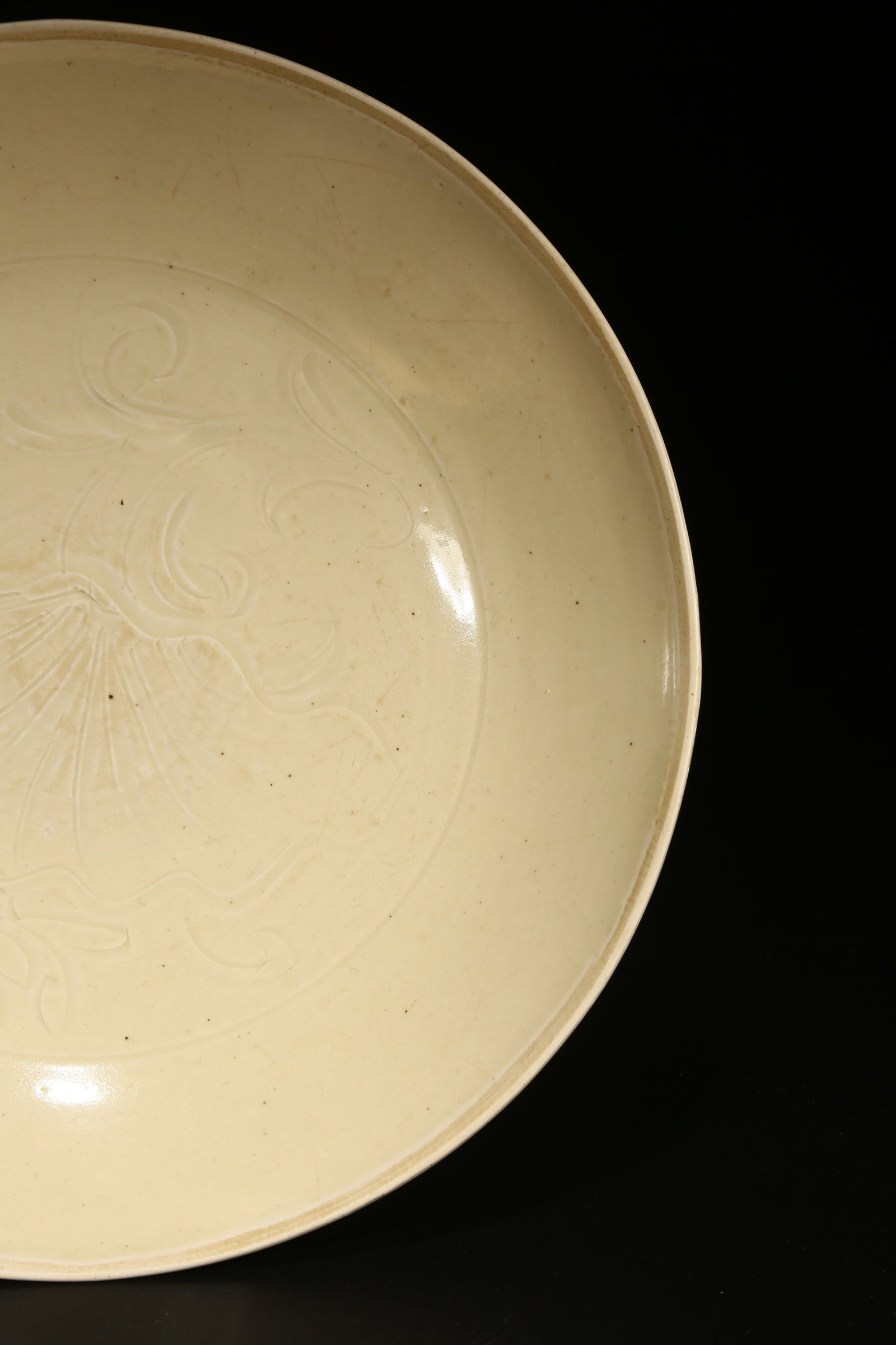 A DING WARE PLATE - 8