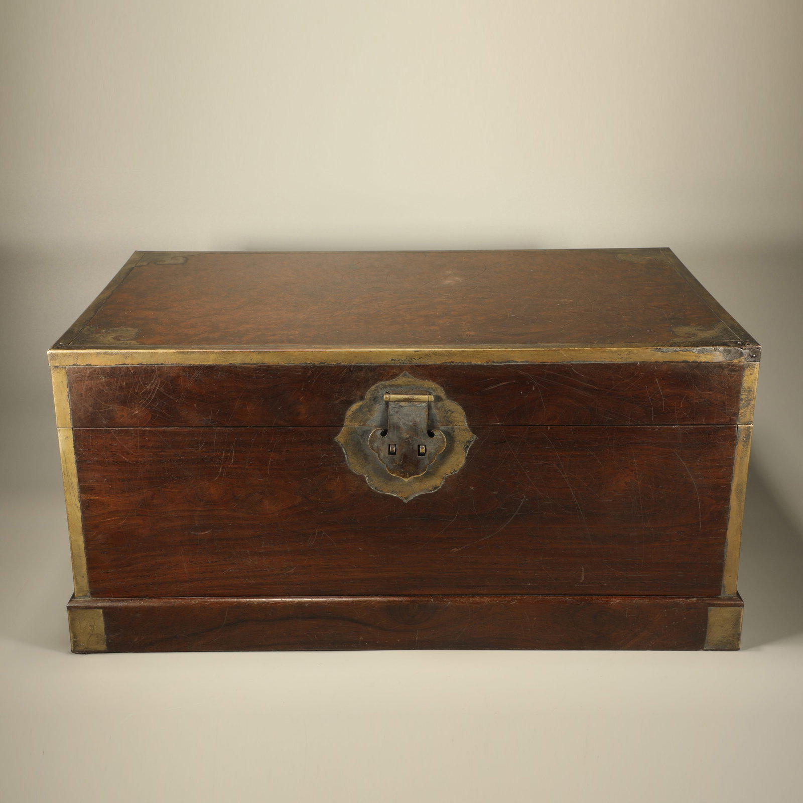A HUANGHUALI BOOKCASE WITH CHERRY WOOD CORNER WRAPPING (1 of 7)