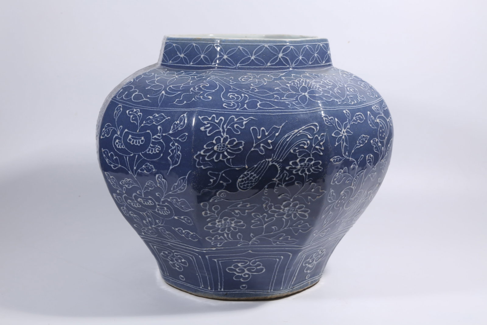 A SKY-BLUE GLAZE OCTAGONAL JAR WITH OPENWORK PHOENIX PATTERN - 4