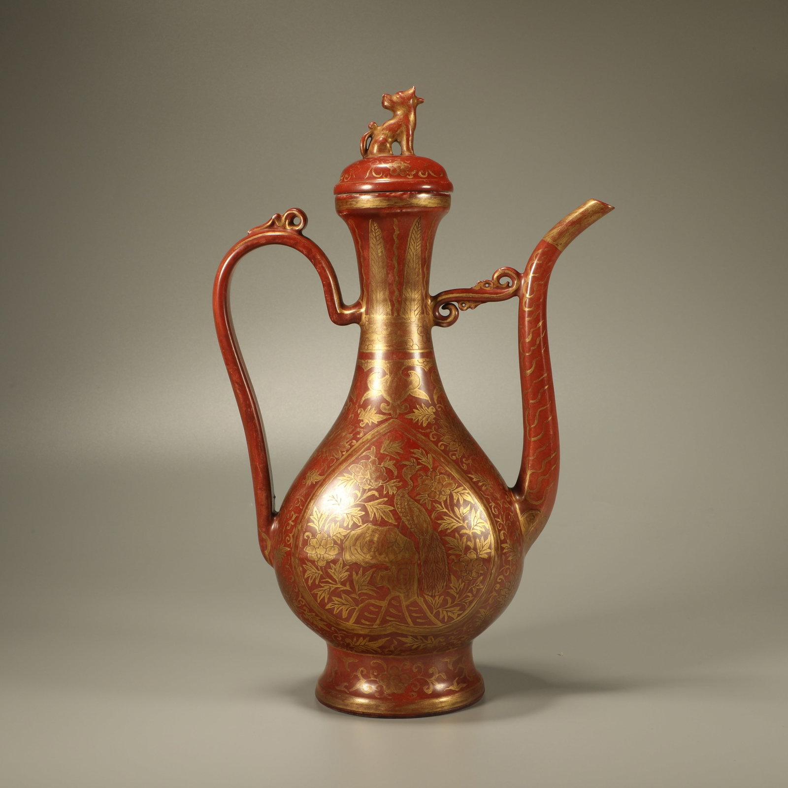 A IRON-RED GOLD-TRACED FLORAL AND BIRD PATTERN POT: Iron-Red Gold-Traced Floral and Bird Pattern Pot