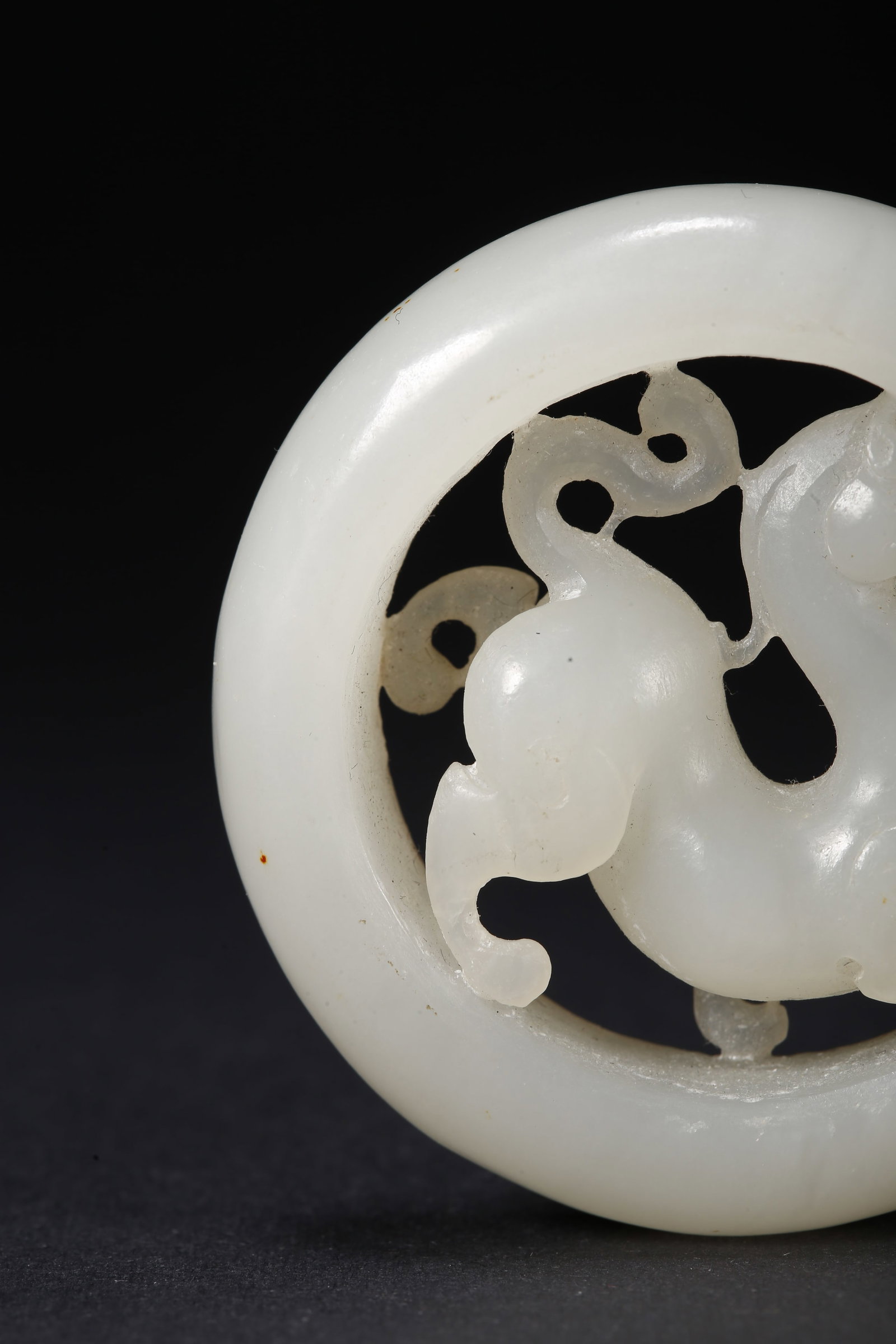 A HETIAN JADE PENDANT WITH BEAST PATTERN - 3