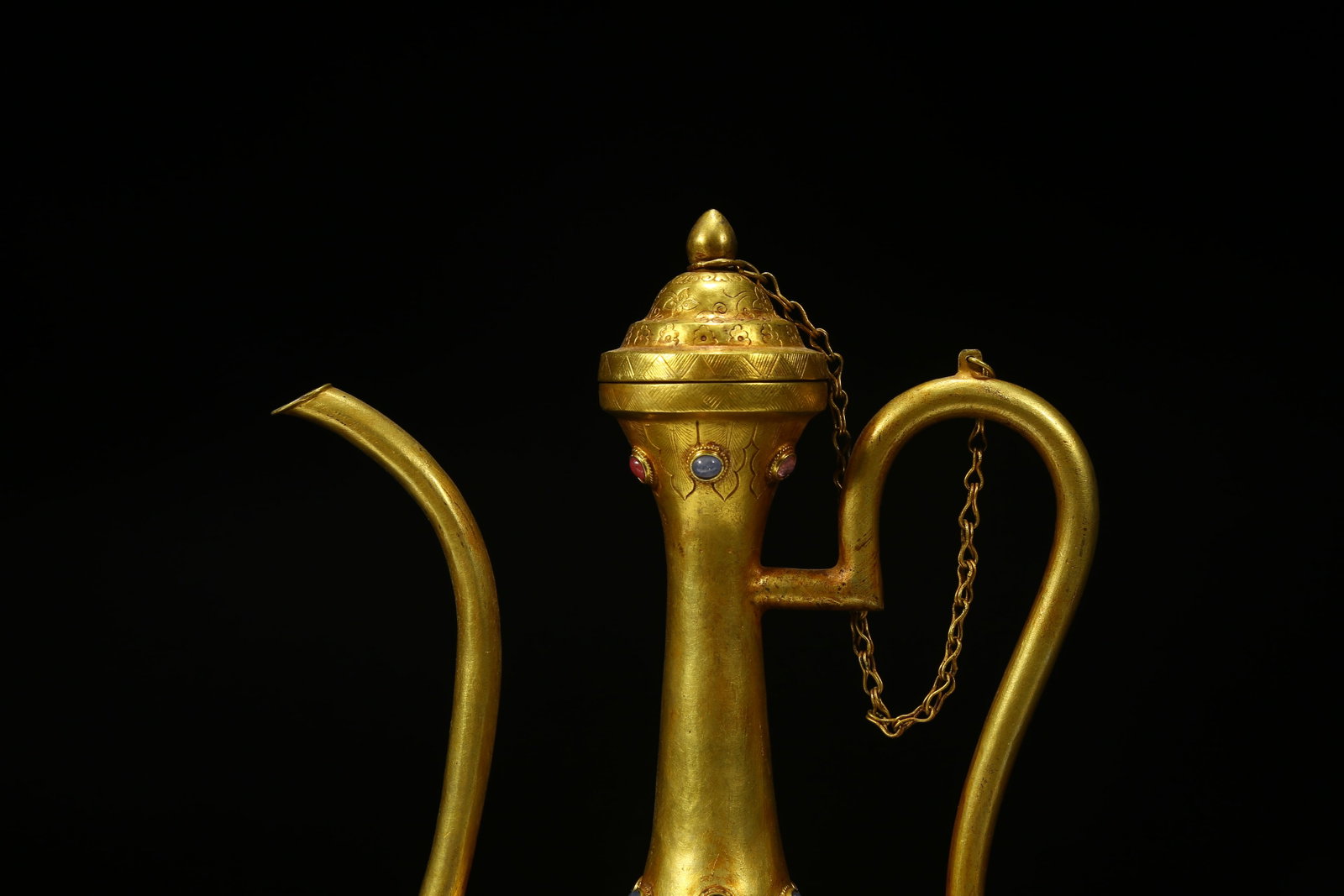 A BRONZE GILT EWER WITH DRAGON PATTERN - 2