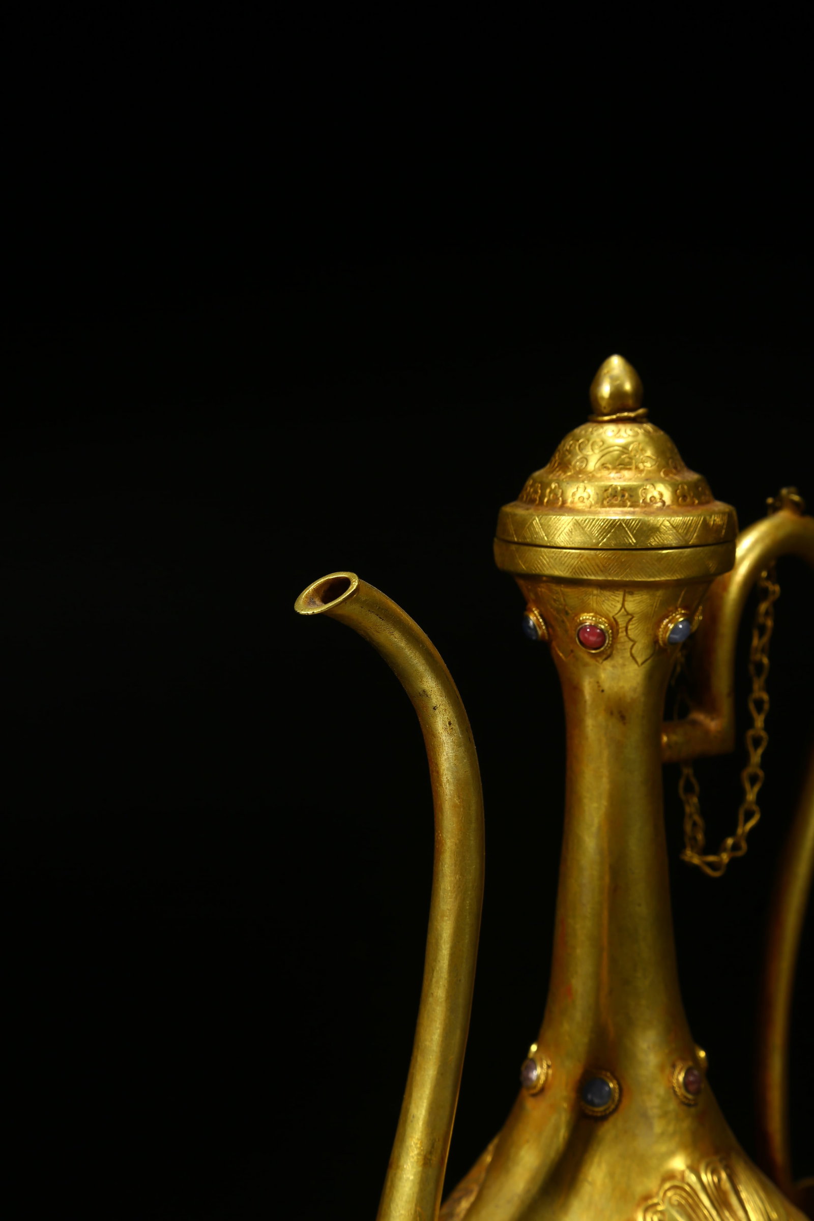 A BRONZE GILT EWER WITH DRAGON PATTERN - 4