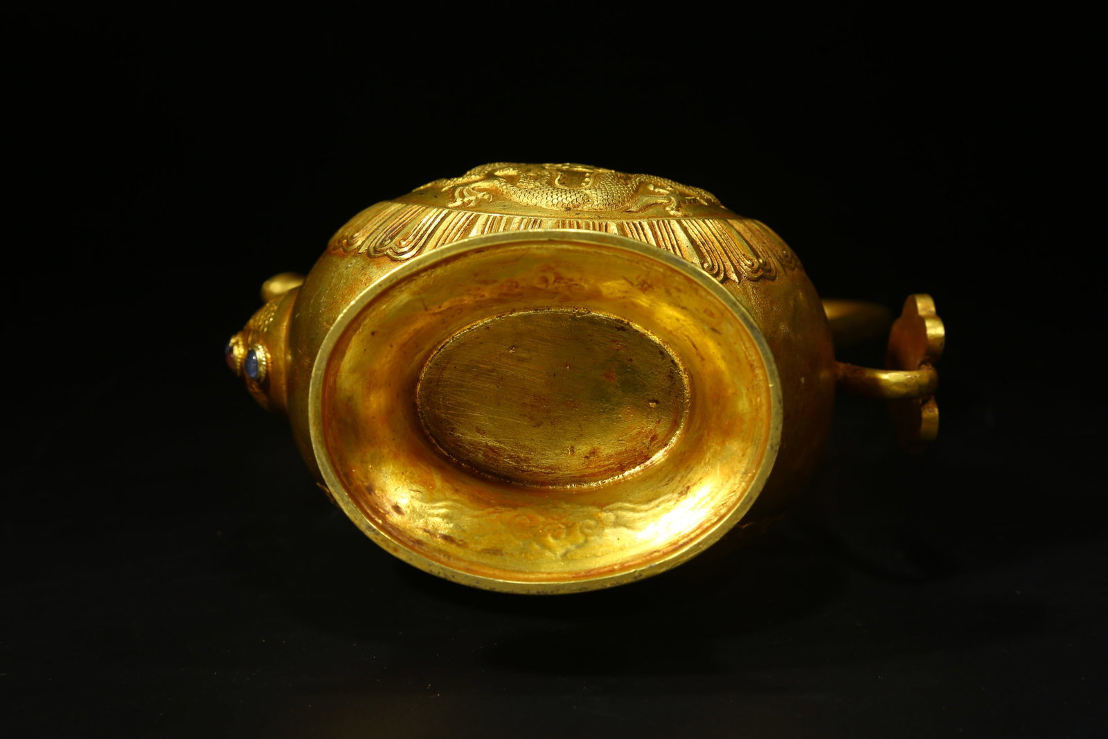 A BRONZE GILT EWER WITH DRAGON PATTERN - 9