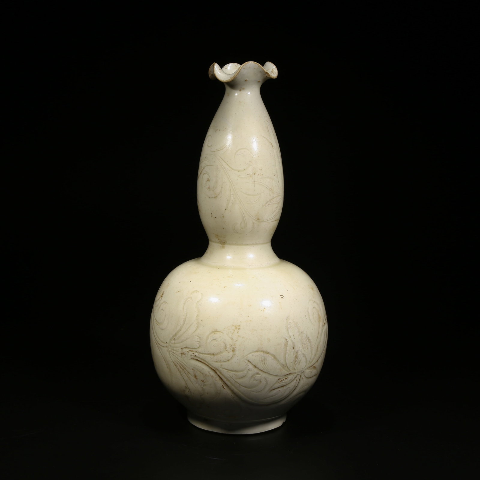 A DING WARE INCISED GOURD VASE: Ding Ware Incised Gourd Vase