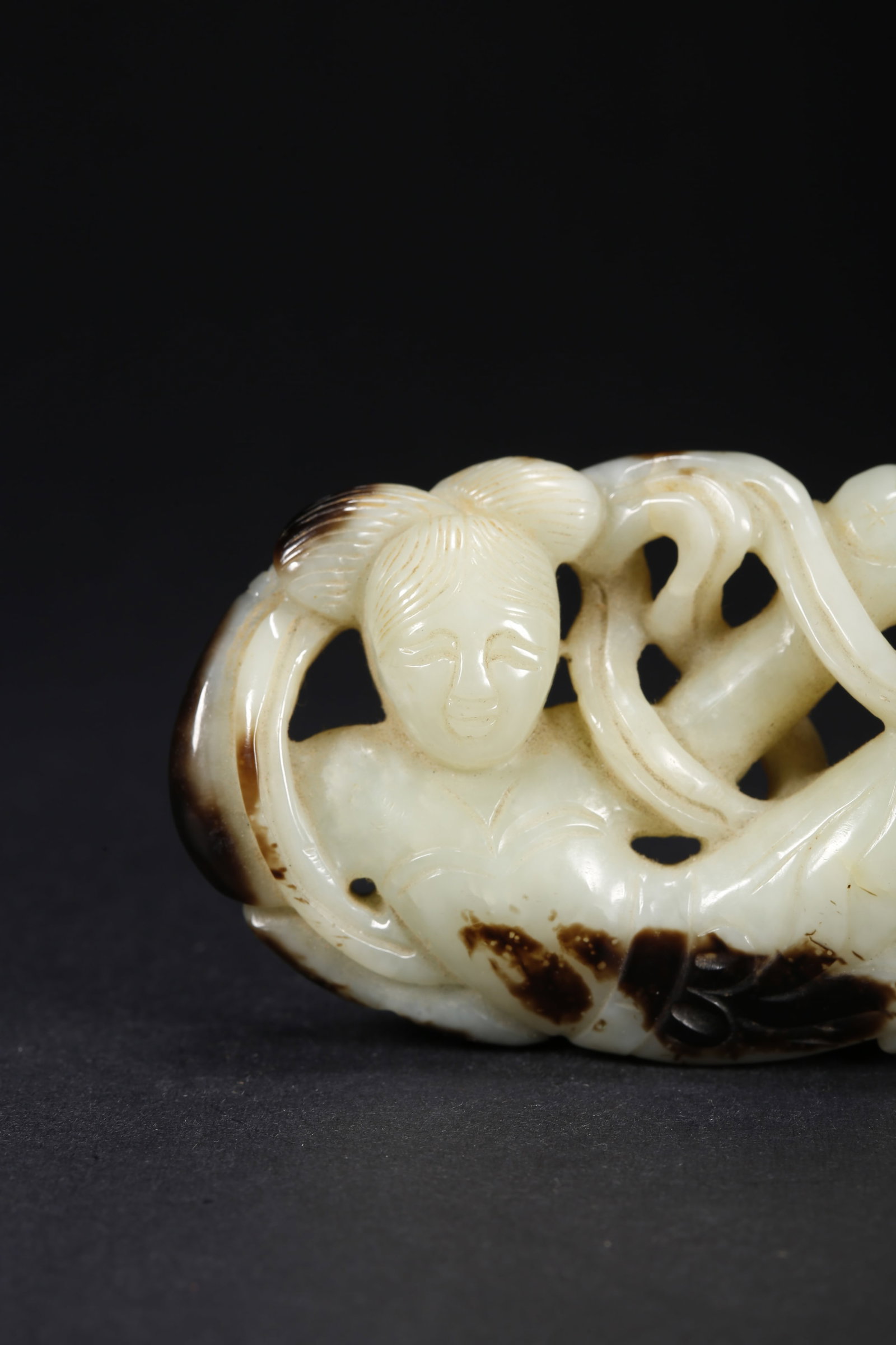 A HETIAN JADE FLYING APSARA - 2