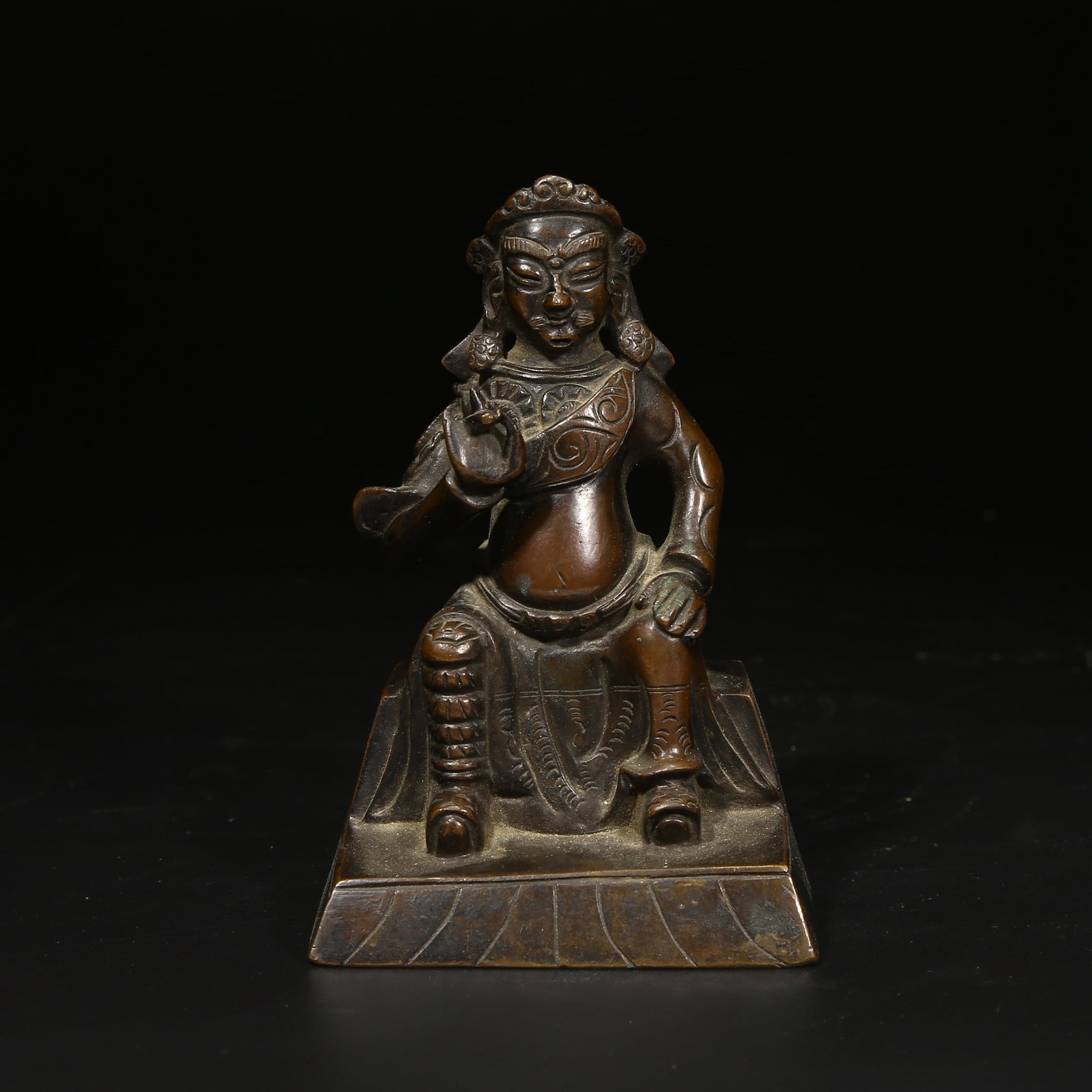 A SEATED BRONZE STATUE OF GUAN GONG (1 of 8)