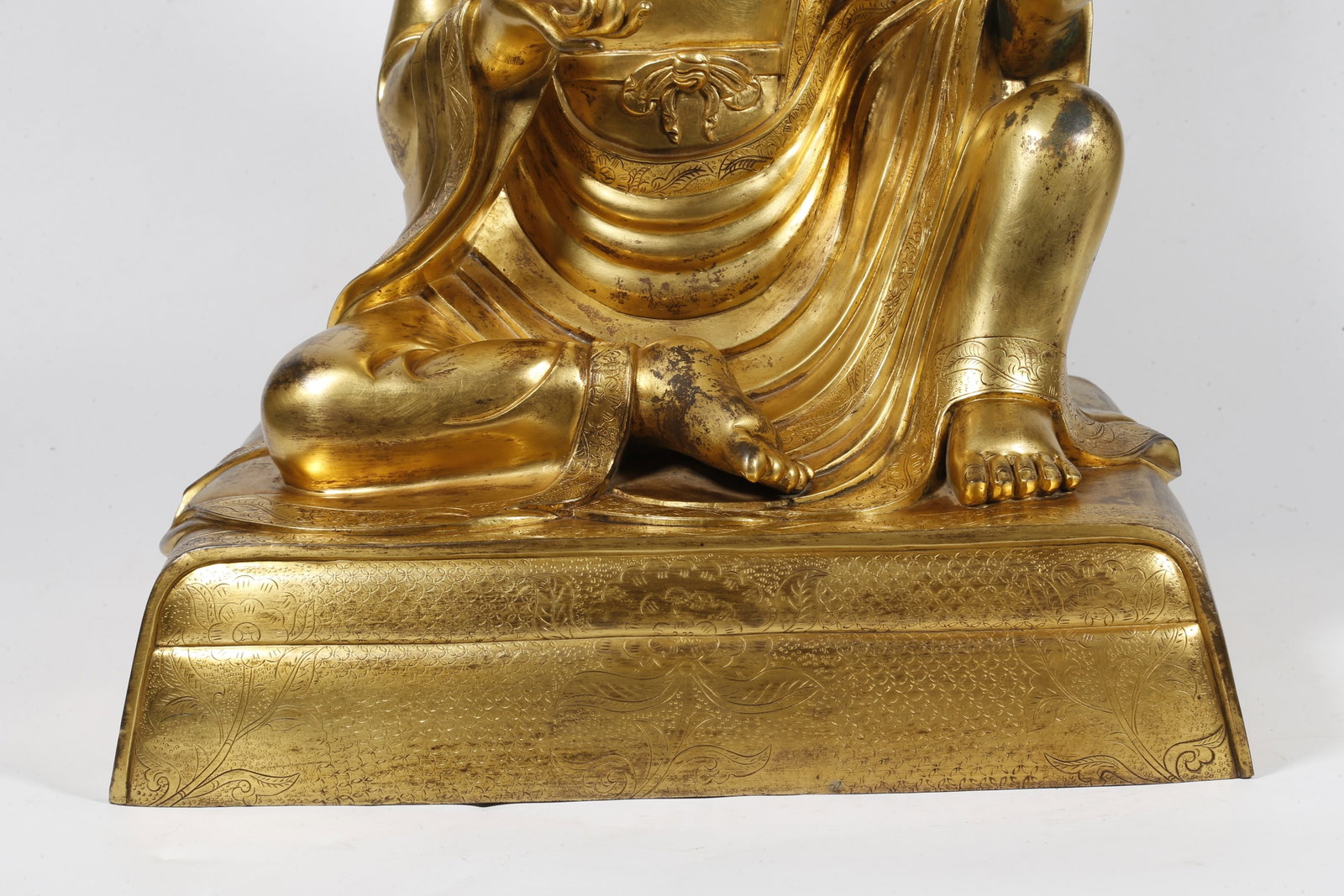 A GILT-BRONZE ARHAT STATUE - 3