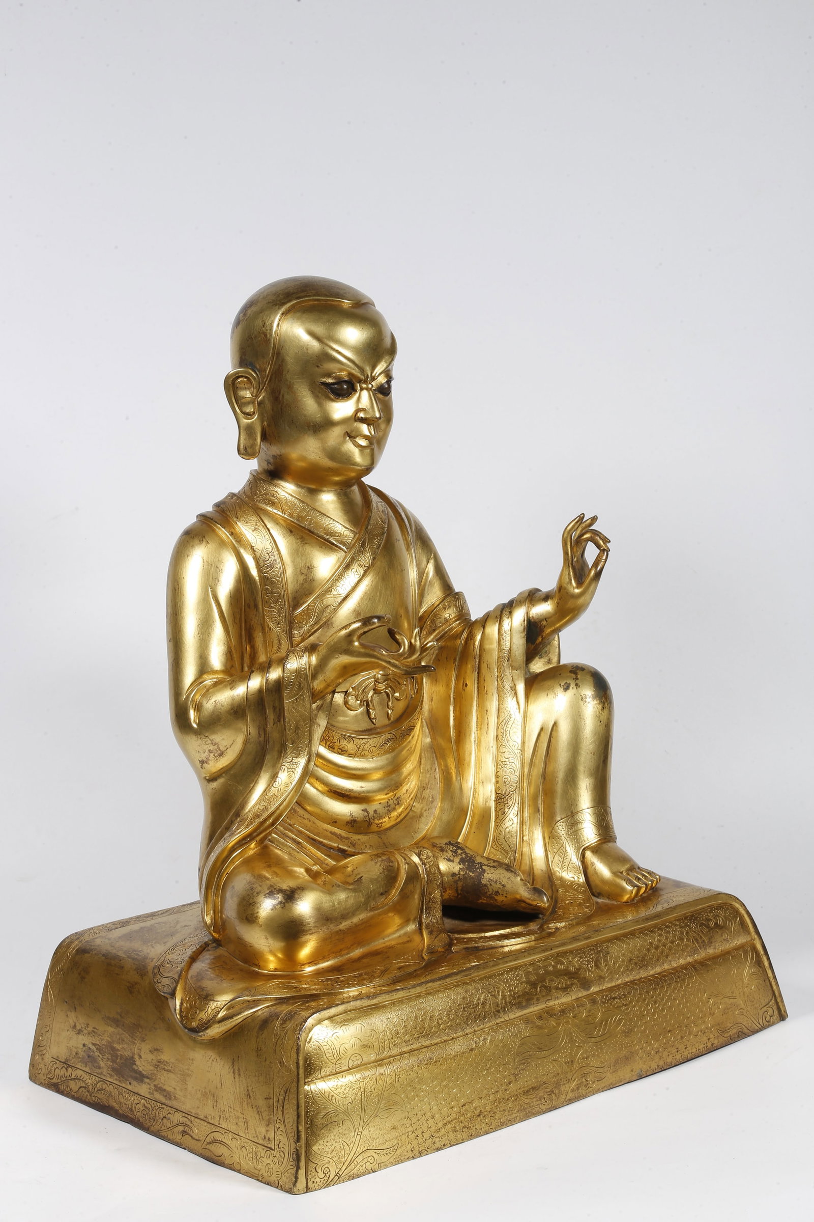 A GILT-BRONZE ARHAT STATUE - 4