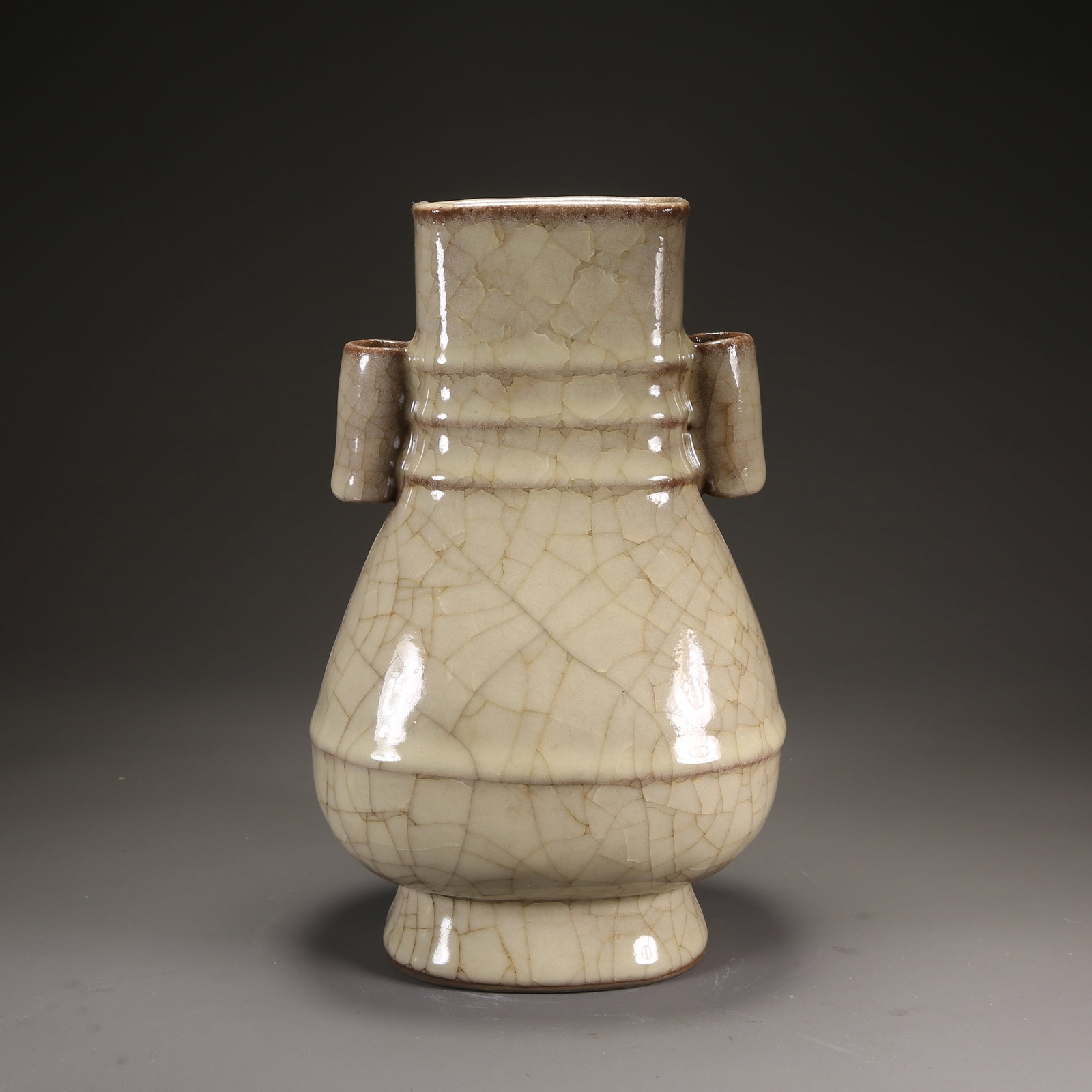 A GE KILN CORD-PATTERNED LUG-HANDLED BOTTLE (1 of 8)