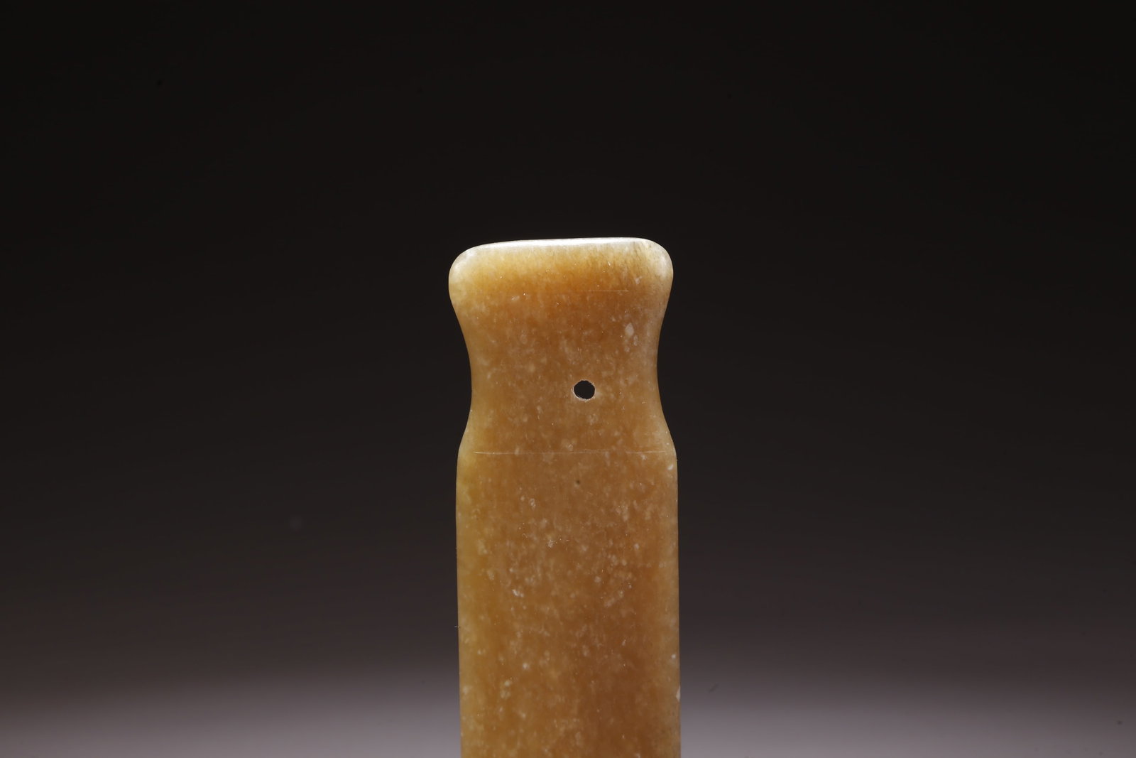 A ANCIENT JADE HANDLE-SHAPED OBJECT - 2
