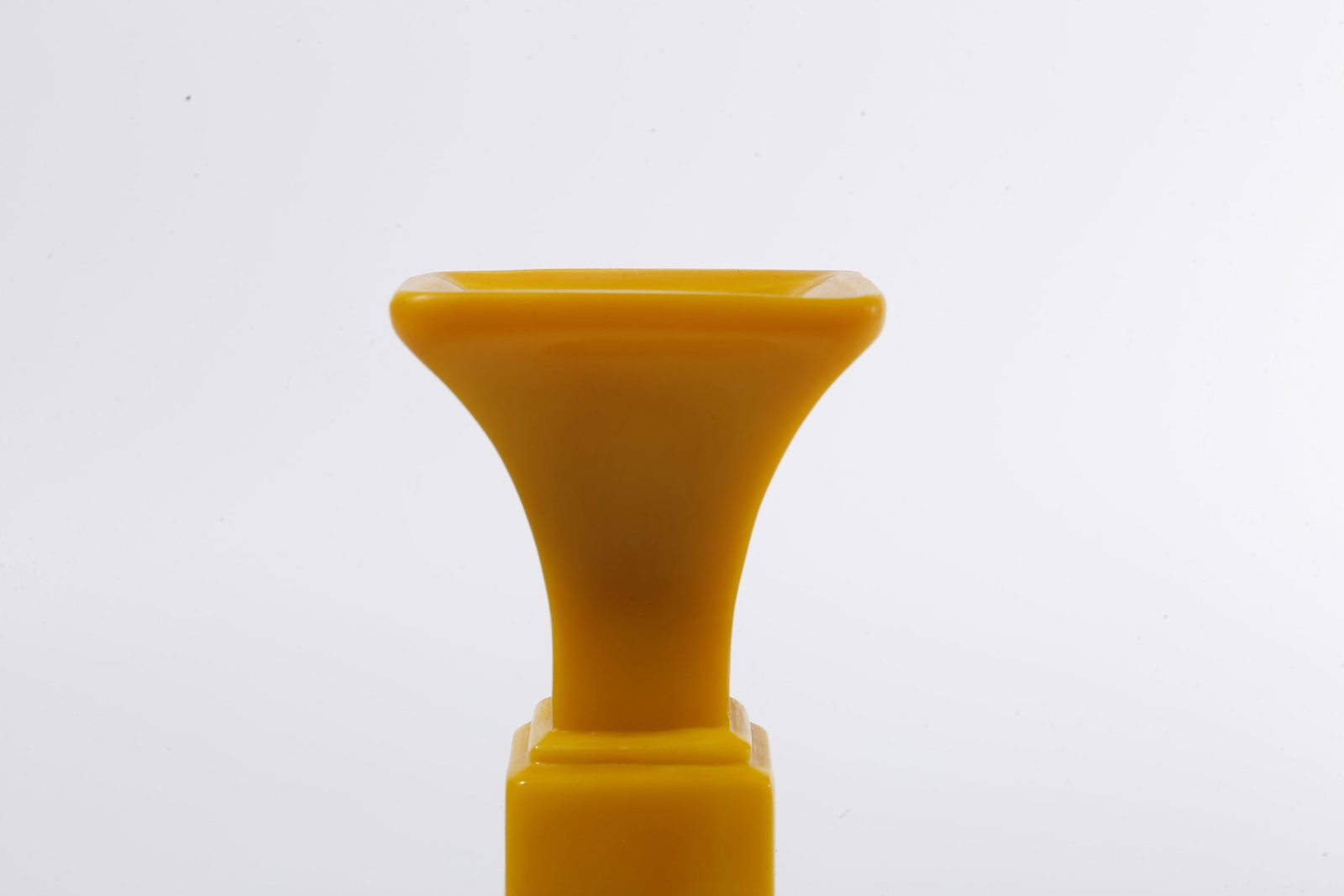 A GLASS GU-SHAPED VASE - 6
