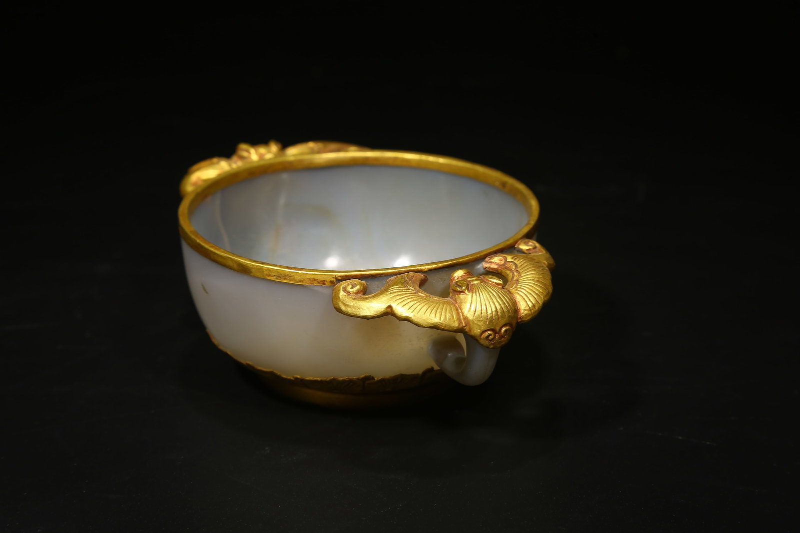 A AGATE DOUBLE-HANDLED CUP - 2