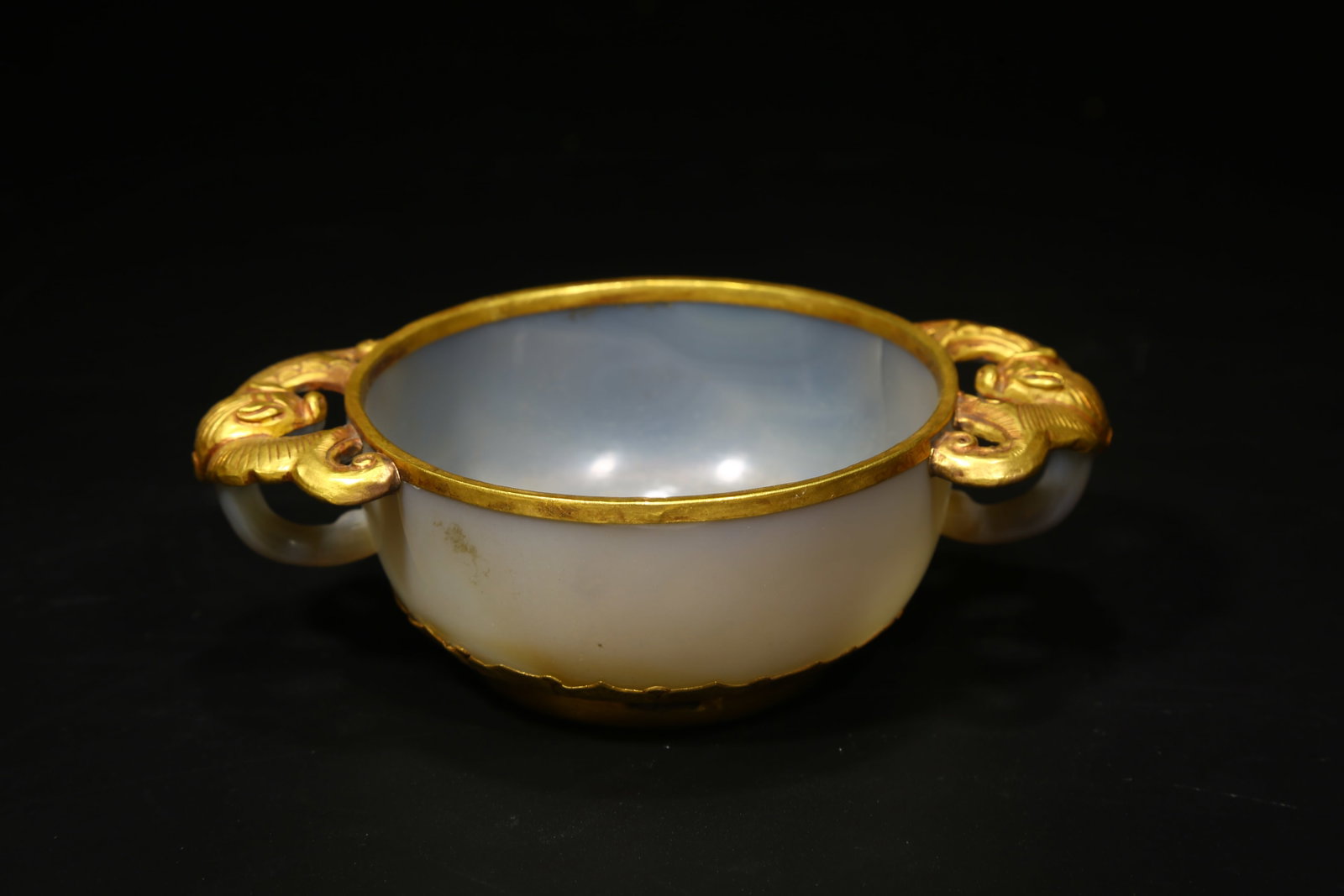 A AGATE DOUBLE-HANDLED CUP - 3