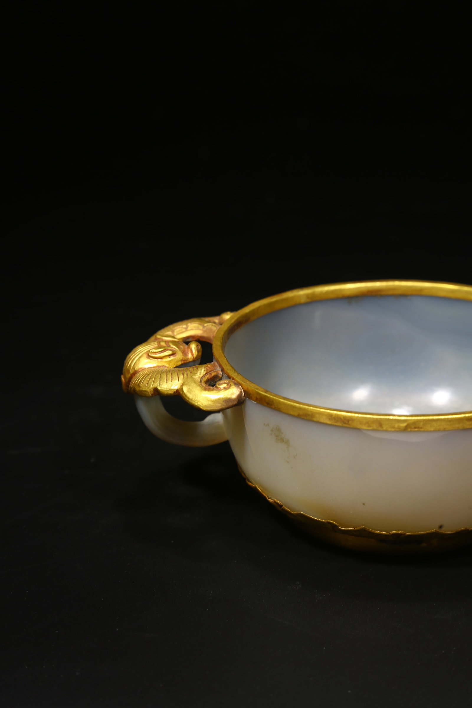 A AGATE DOUBLE-HANDLED CUP - 6