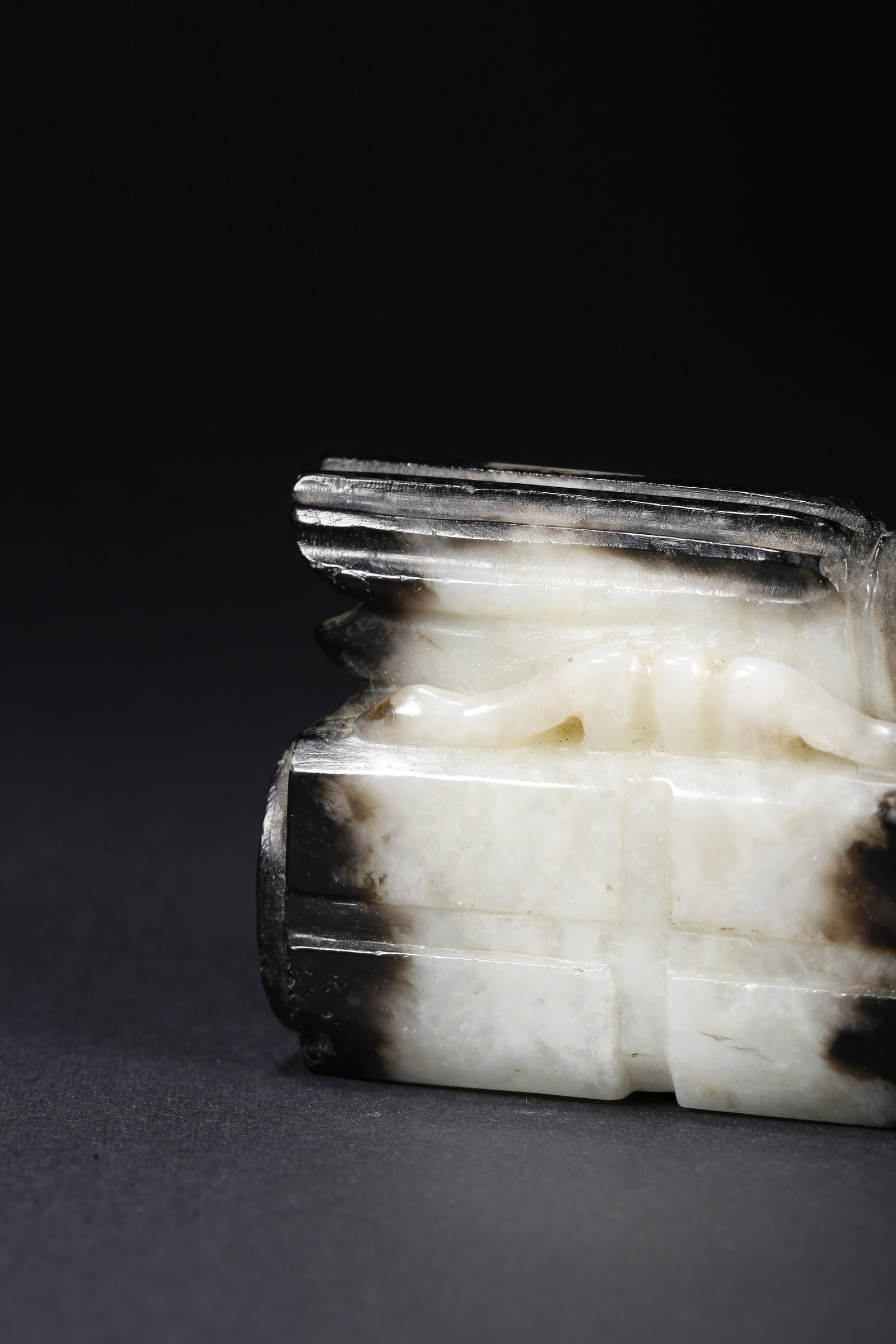 A HETIAN JADE CONG WITH CICADA PATTERN - 3