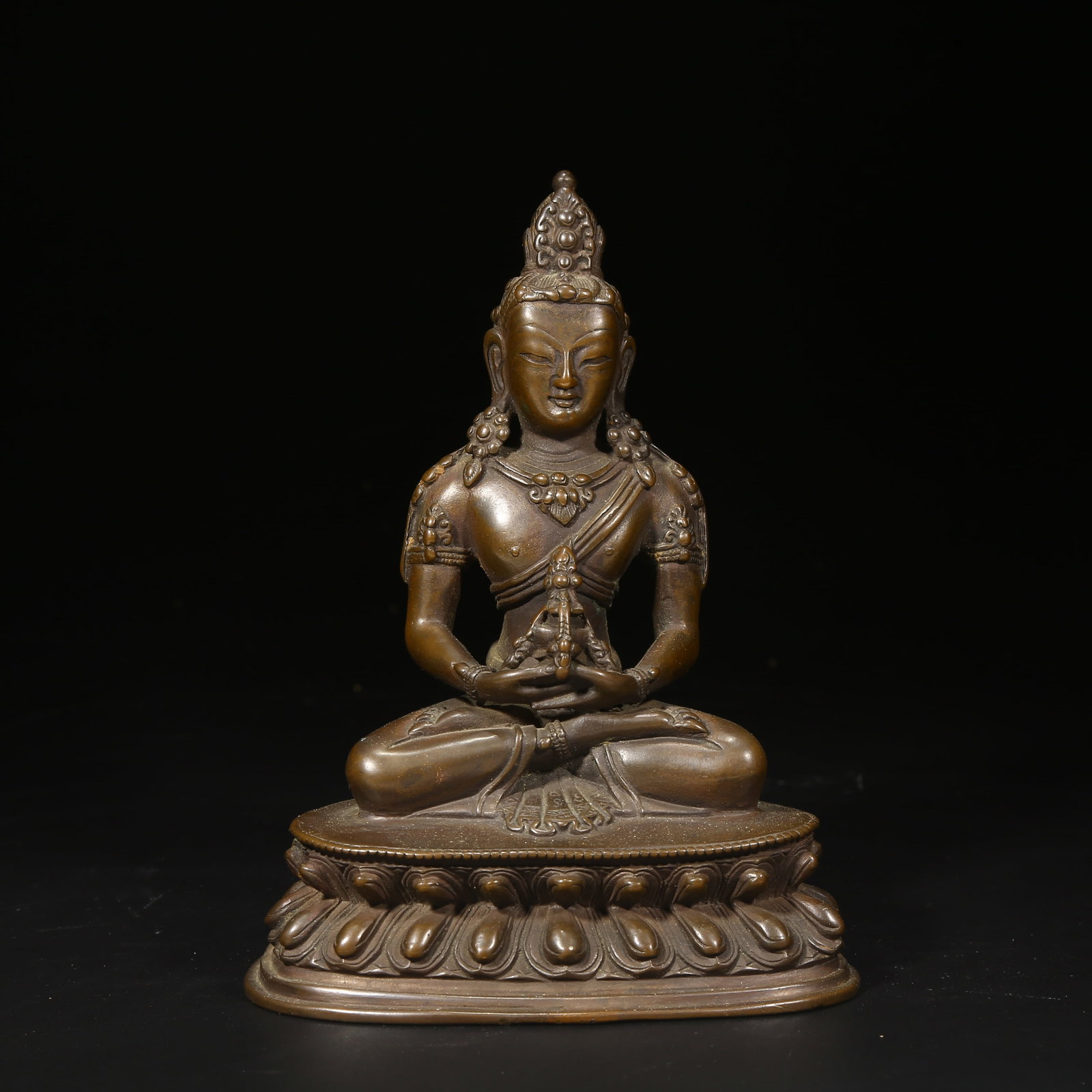 A BRONZE STATUE OF AMITAYUS BUDDHA: Bronze statue of Amitayus Buddha